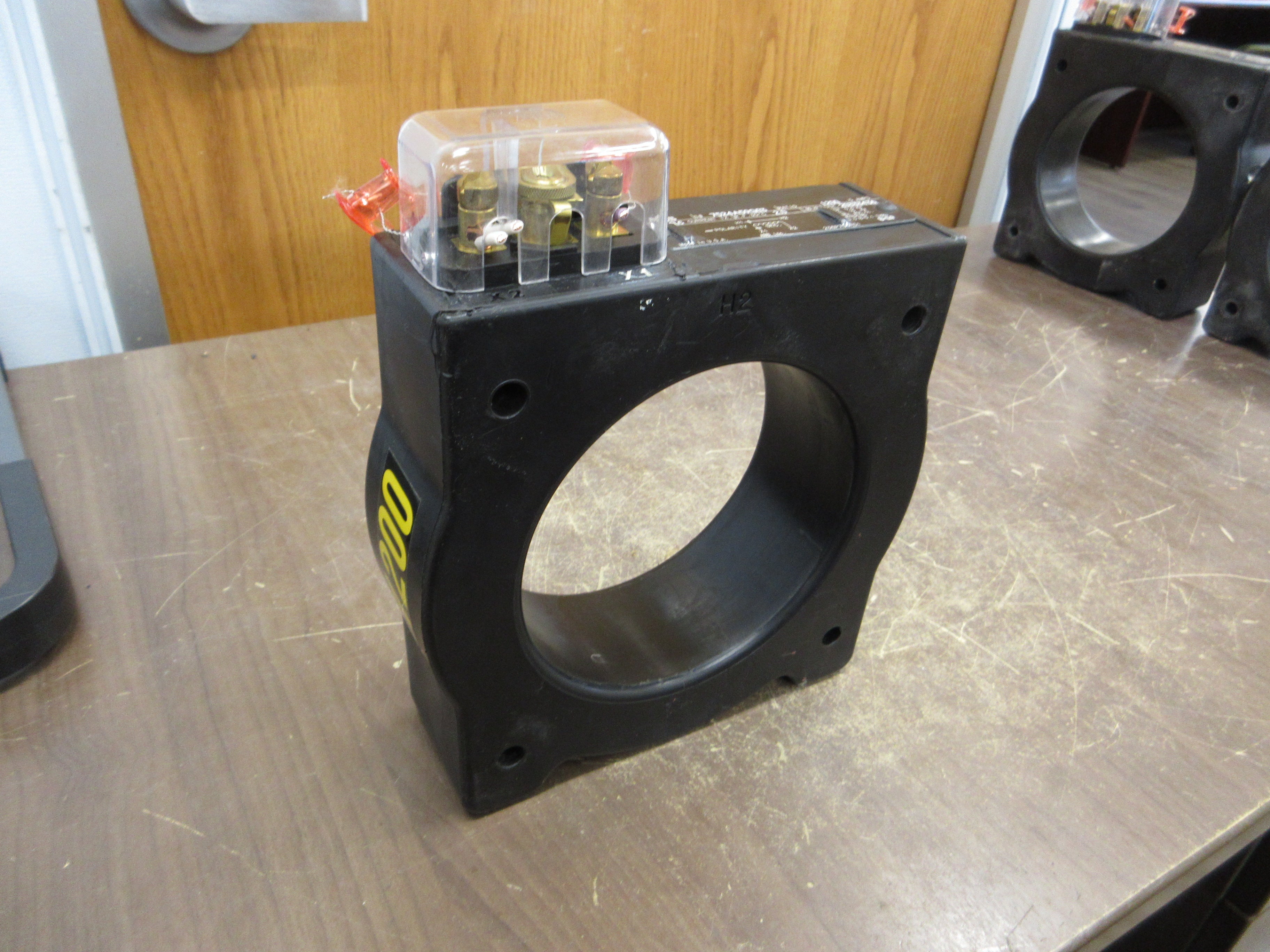 ABB Type CLC Current Transformer 7524A59G03 Ratio 1200:5A 60Hz 600V 10kV BIL