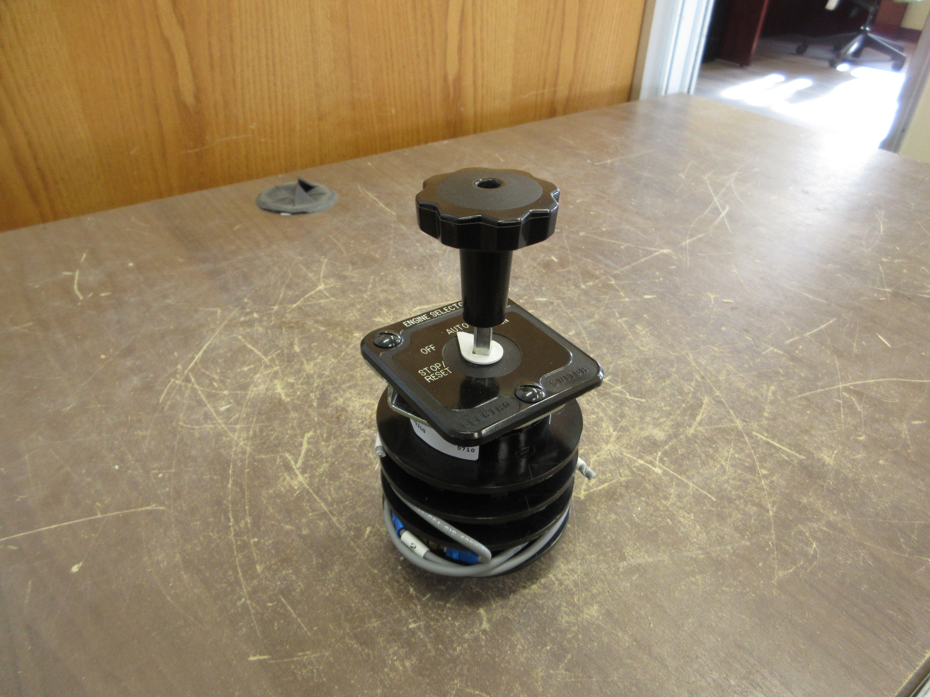 Electroswitch Series 24 Engine Selector Rotary Switch 24903LG Used