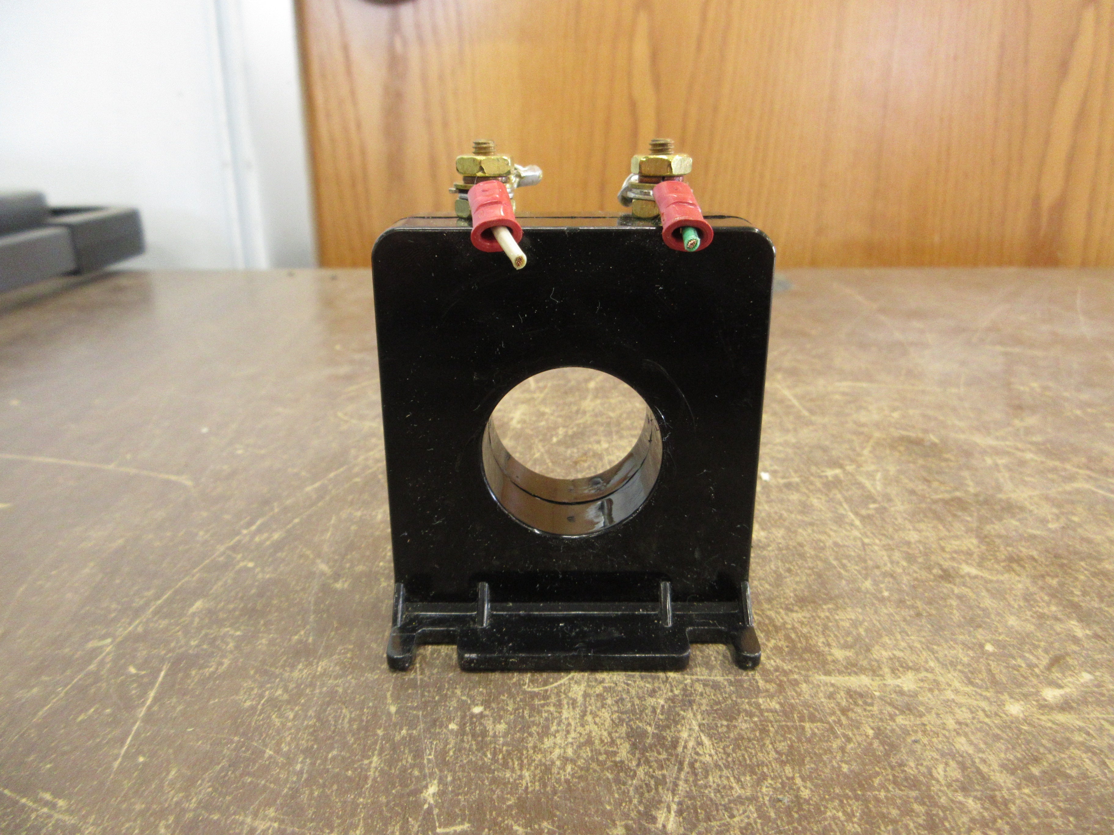 Instrument Transformers Current Transformer 2SFT-201 Ratio 200:5A 600V 50-400Hz