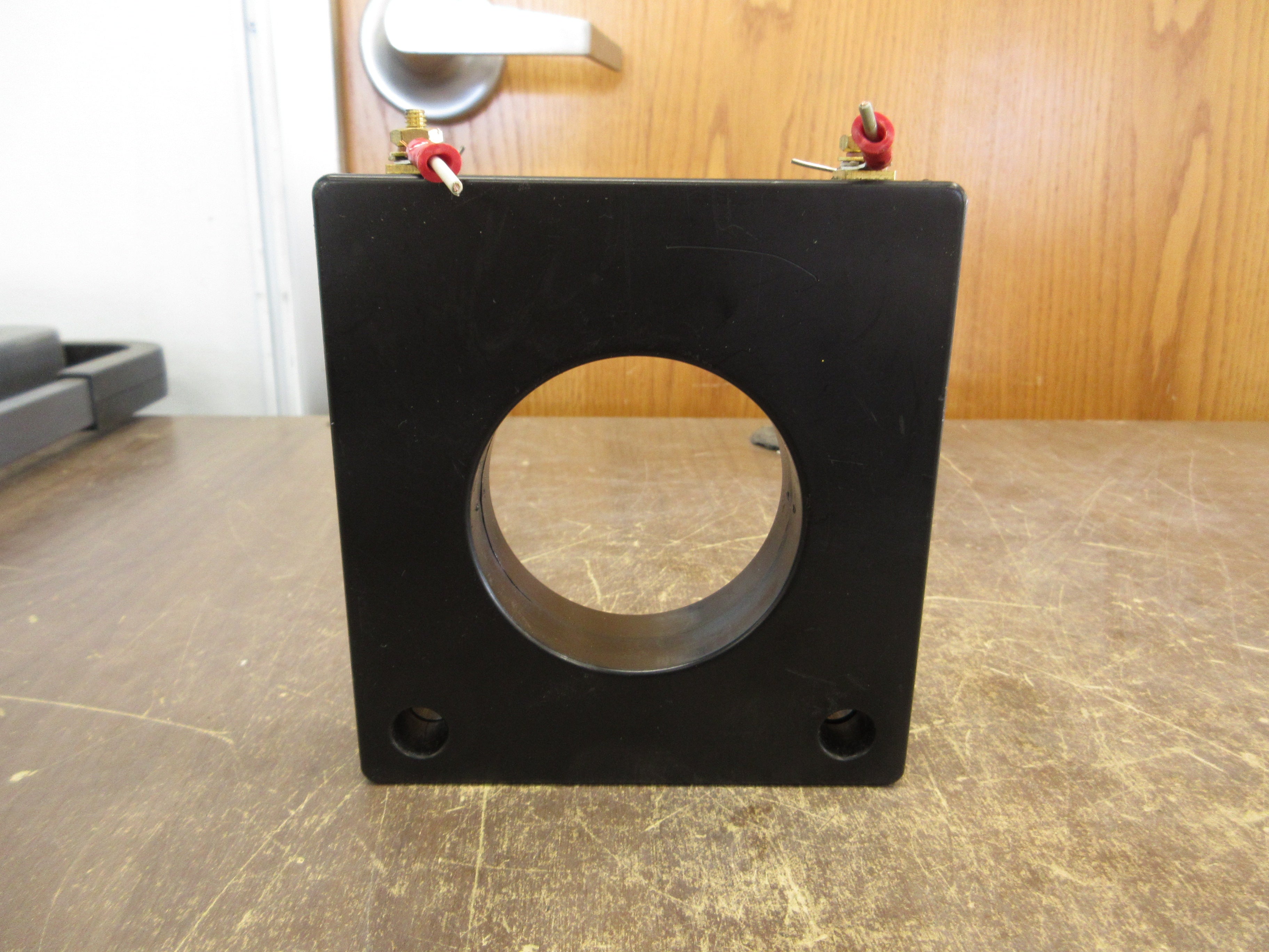 Transformer Technologies LTD Current Transformer 7SHT-401 Ratio 400:5A 600V Used