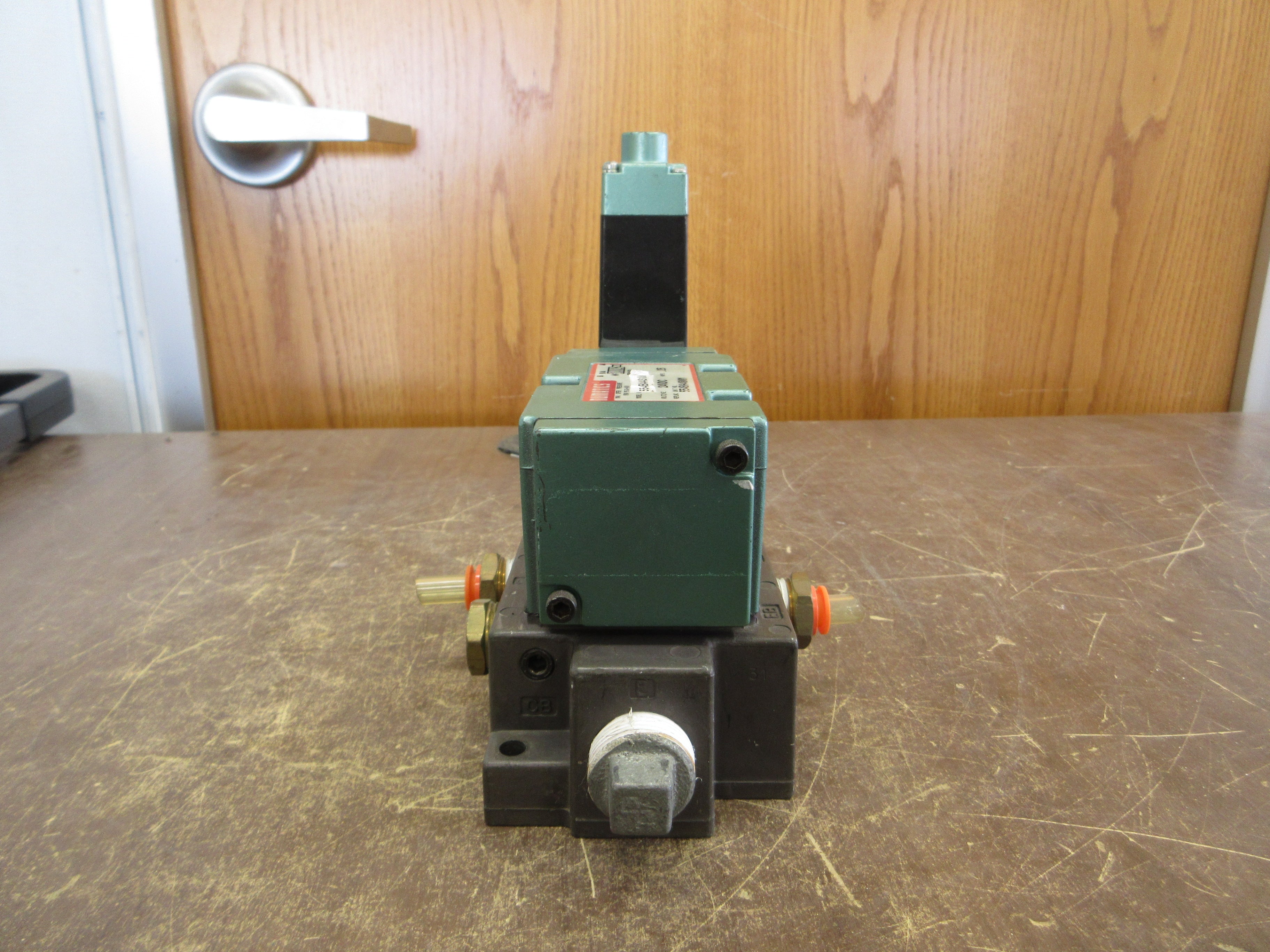 Numatics Solenoid Valve 554BA431M 24VDC 0.25A 150 PSIG Air Used