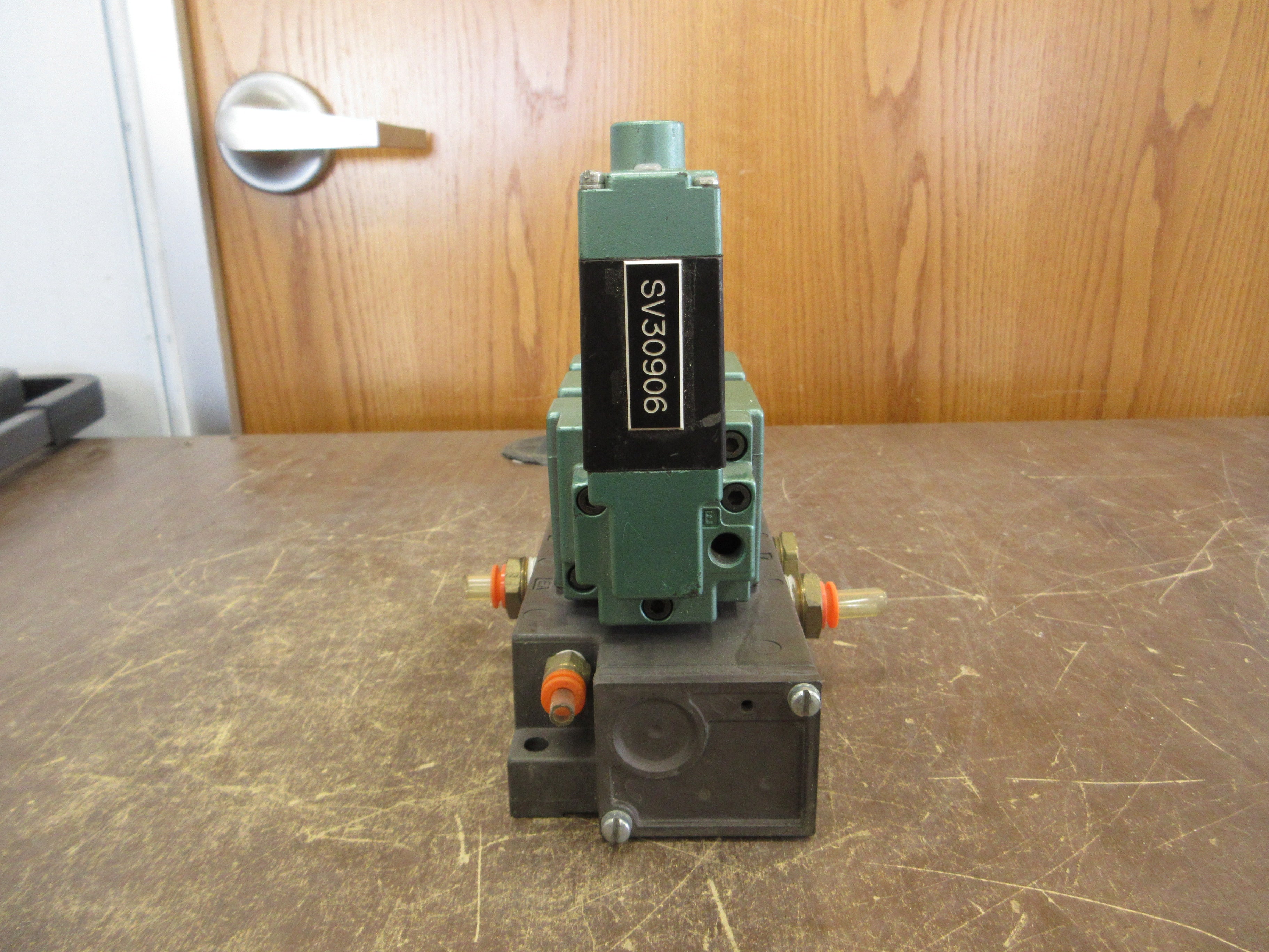 Numatics Solenoid Valve 554BA431M 24VDC 0.25A 150 PSIG Air Used