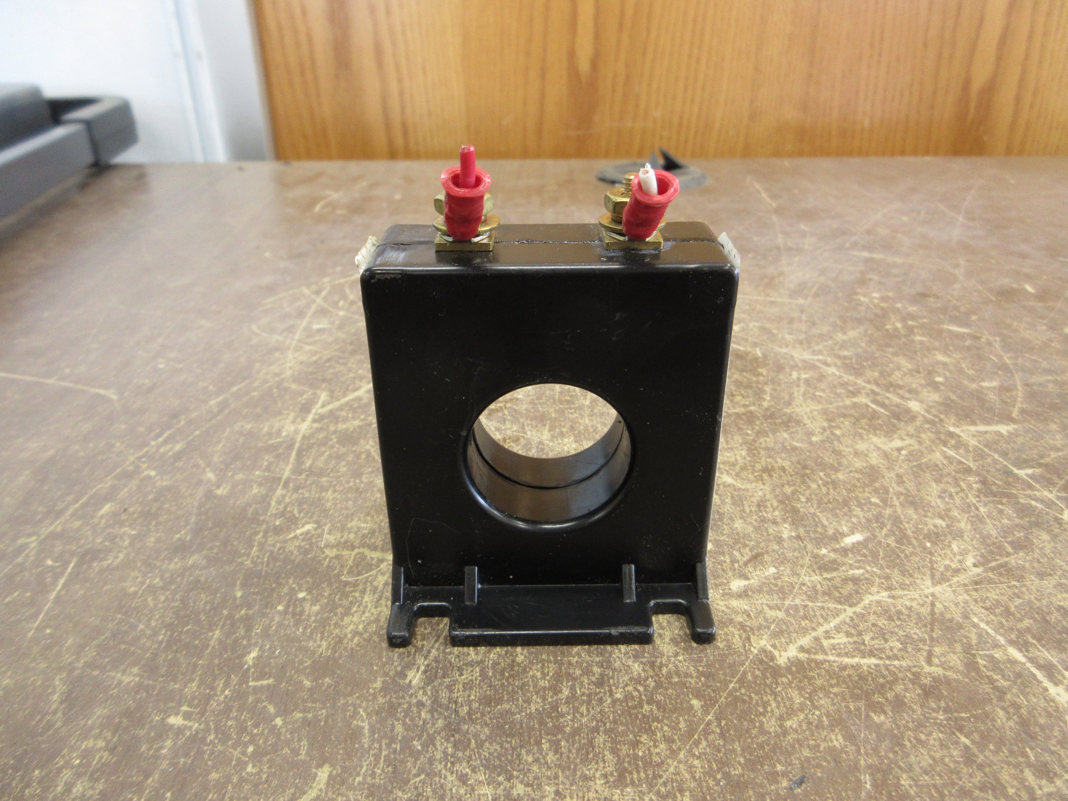 Transformer Technologies LTD Current Transformer 2SFT-401 Ratio 400:5A 600V Used