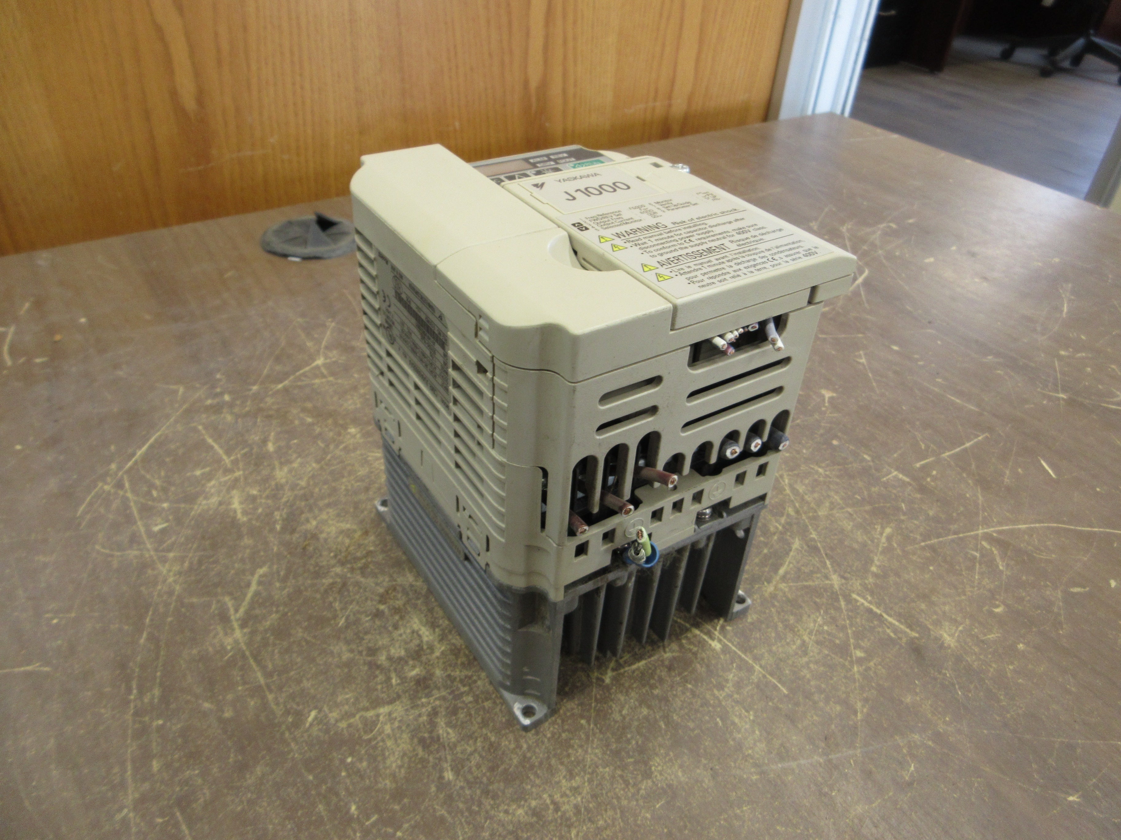 Yaskawa J1000 AC Drive CIMR-JU4A0005BAA Rev. A 3HP 3Ph w/ Keypad Used