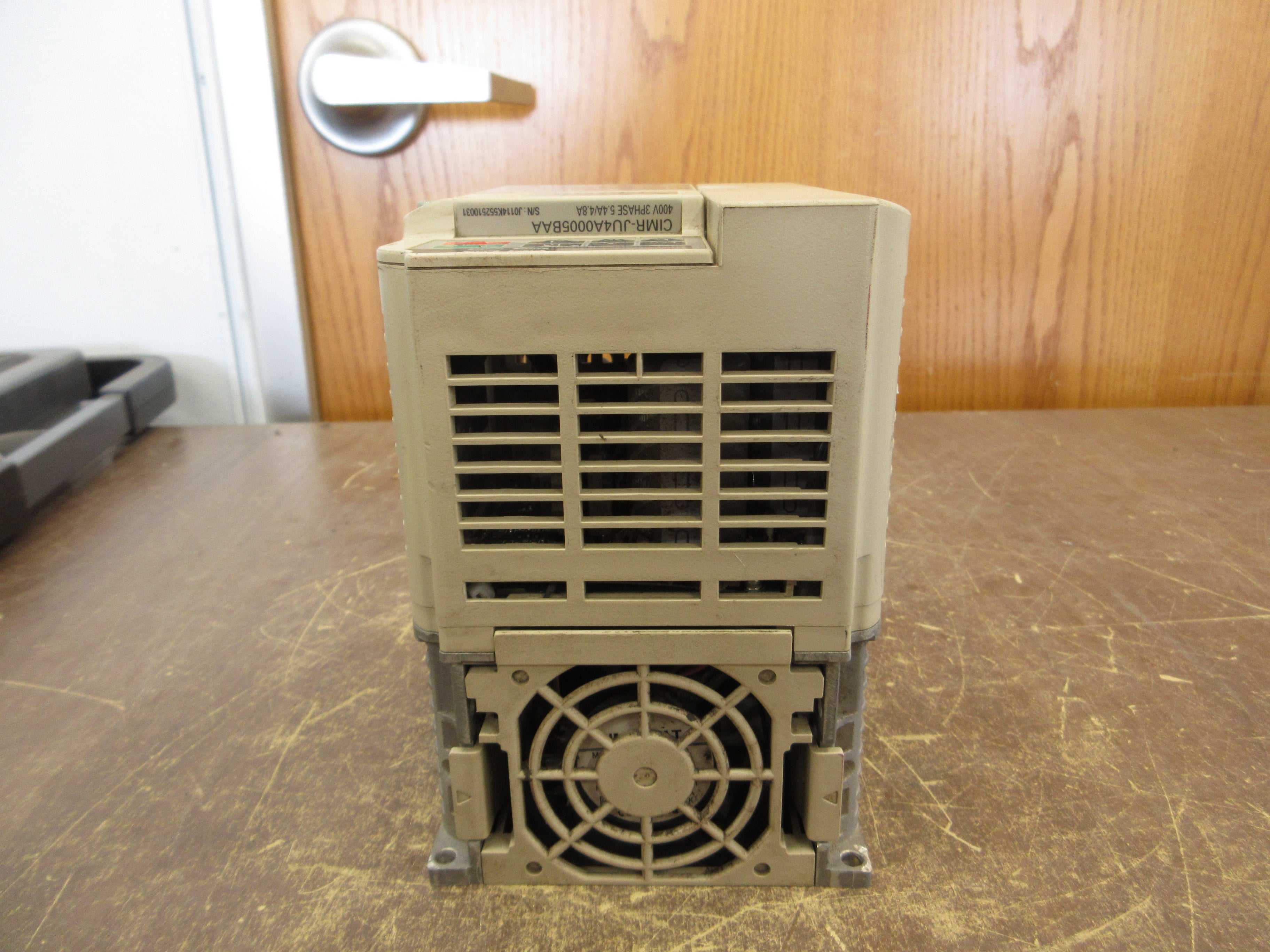 Yaskawa J1000 AC Drive CIMR-JU4A0005BAA Rev. A 3HP 3Ph w/ Keypad Used