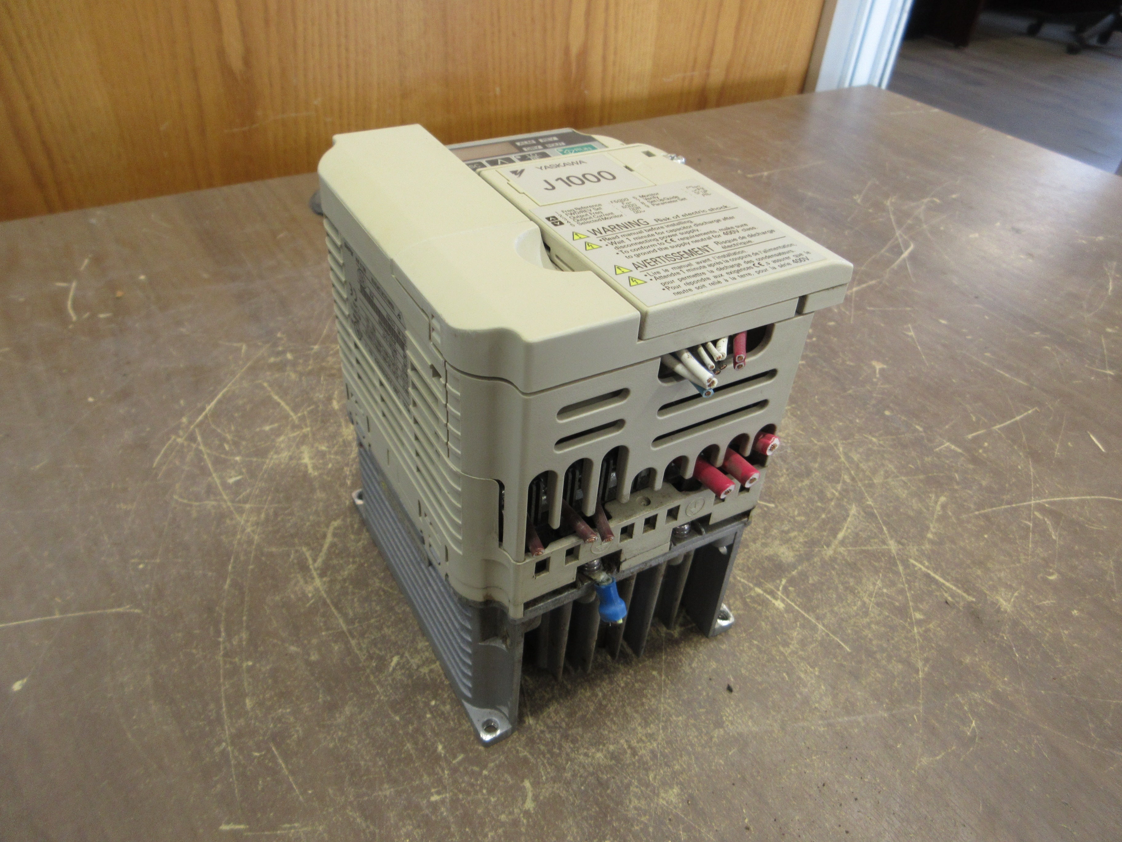 Yaskawa J1000 AC Drive CIMR-JU4A0009BAA 5HP 3Ph w/ Keypad Used