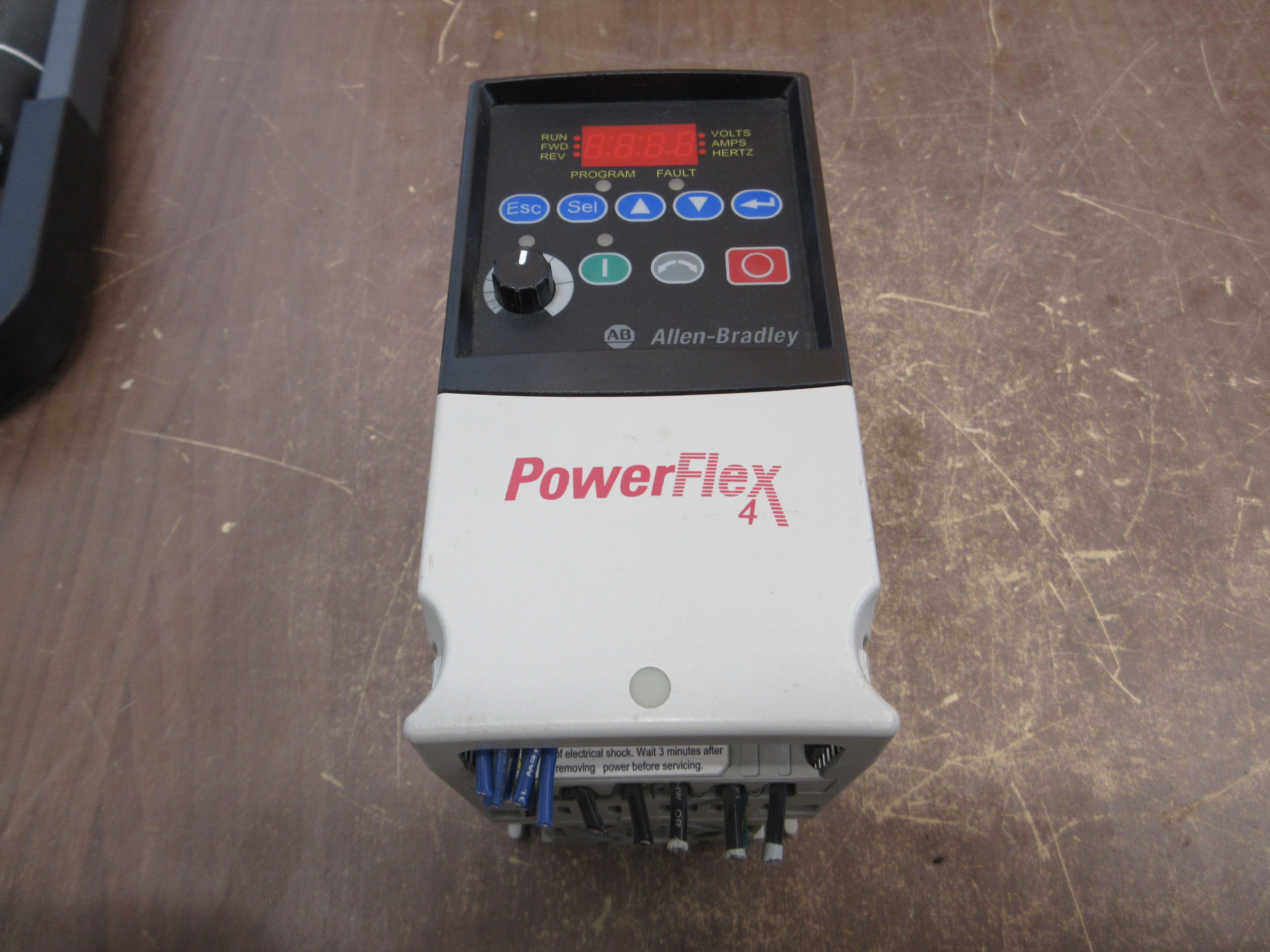 Allen-Bradley PowerFlex 4 AC Drive 22A-B4P5N104 1HP 3Ph Used