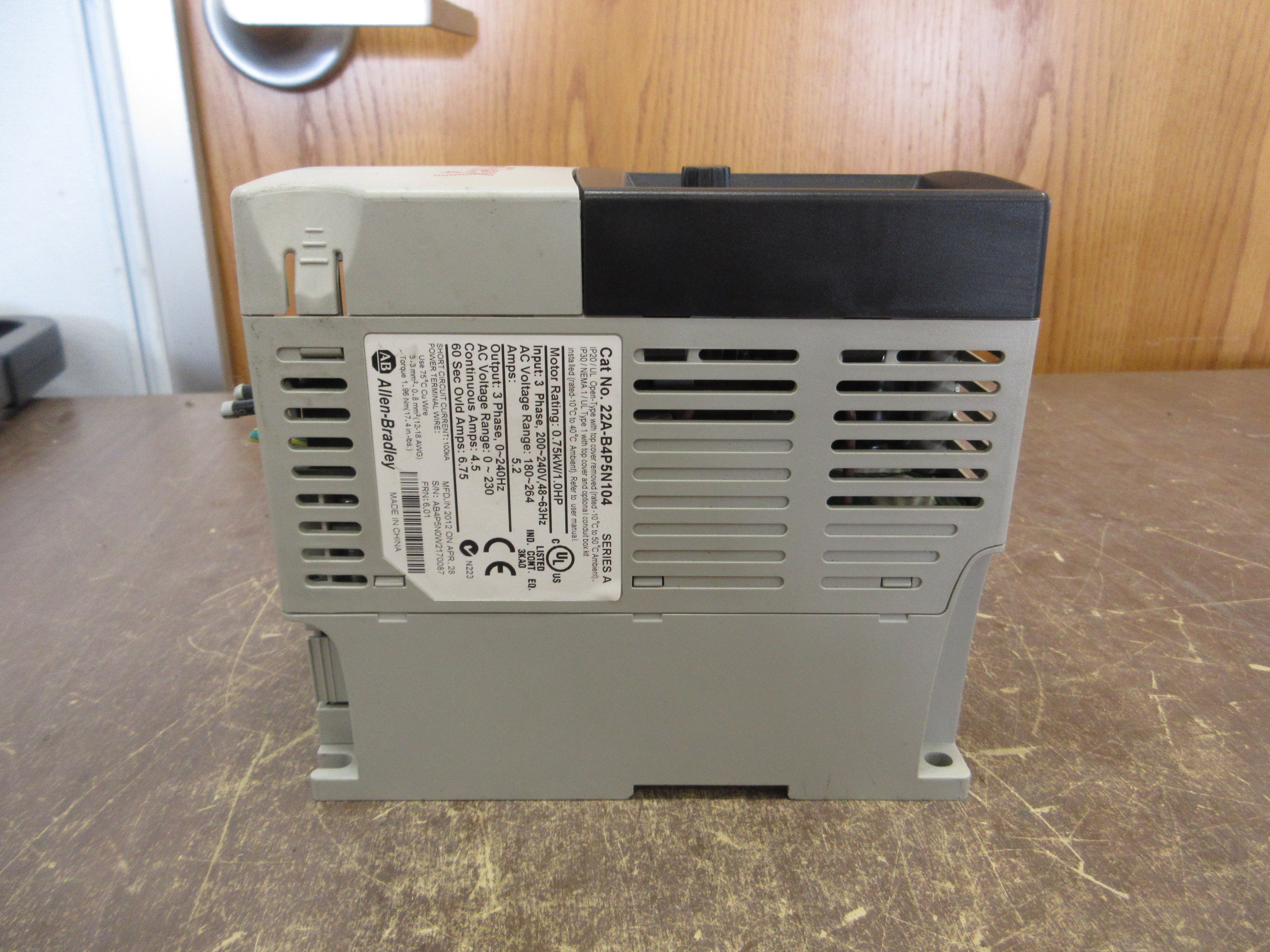 Allen-Bradley PowerFlex 4 AC Drive 22A-B4P5N104 1HP 3Ph Used