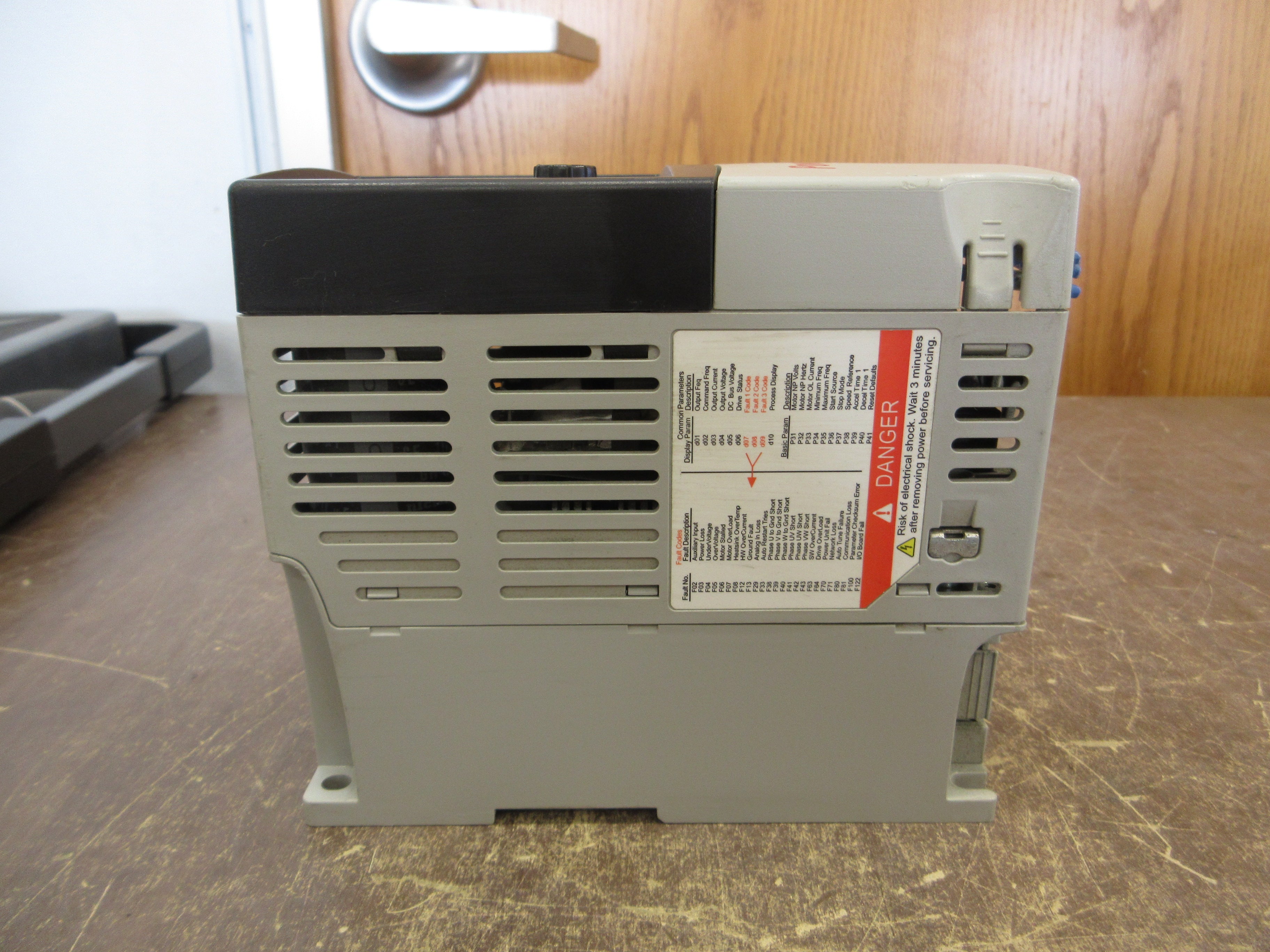 Allen-Bradley PowerFlex 4 AC Drive 22A-B4P5N104 1HP 3Ph Used