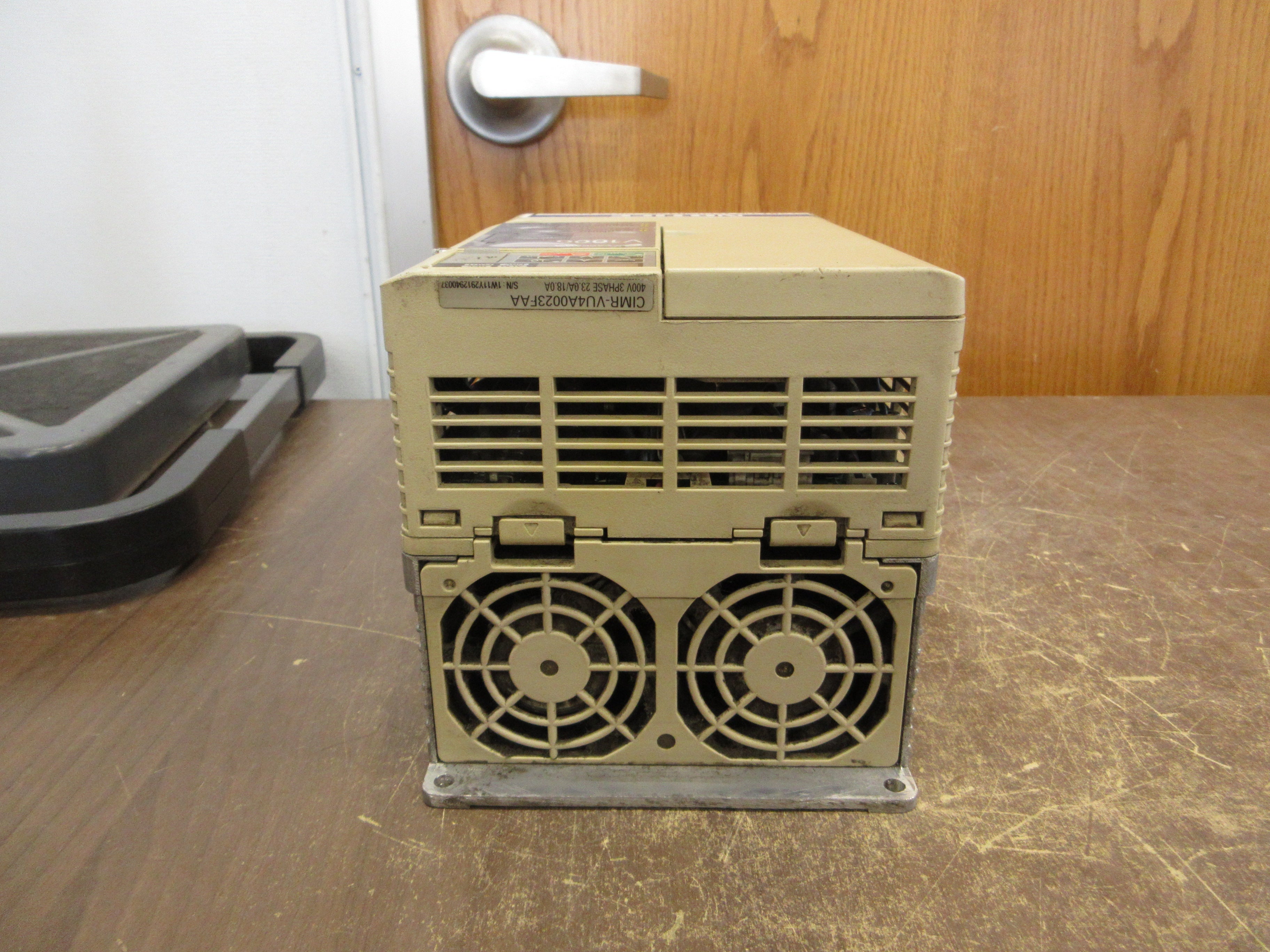 Yaskawa V1000 AC Drive CIMR-VU4A0023FAA Rev. A 10HP 3Ph Used