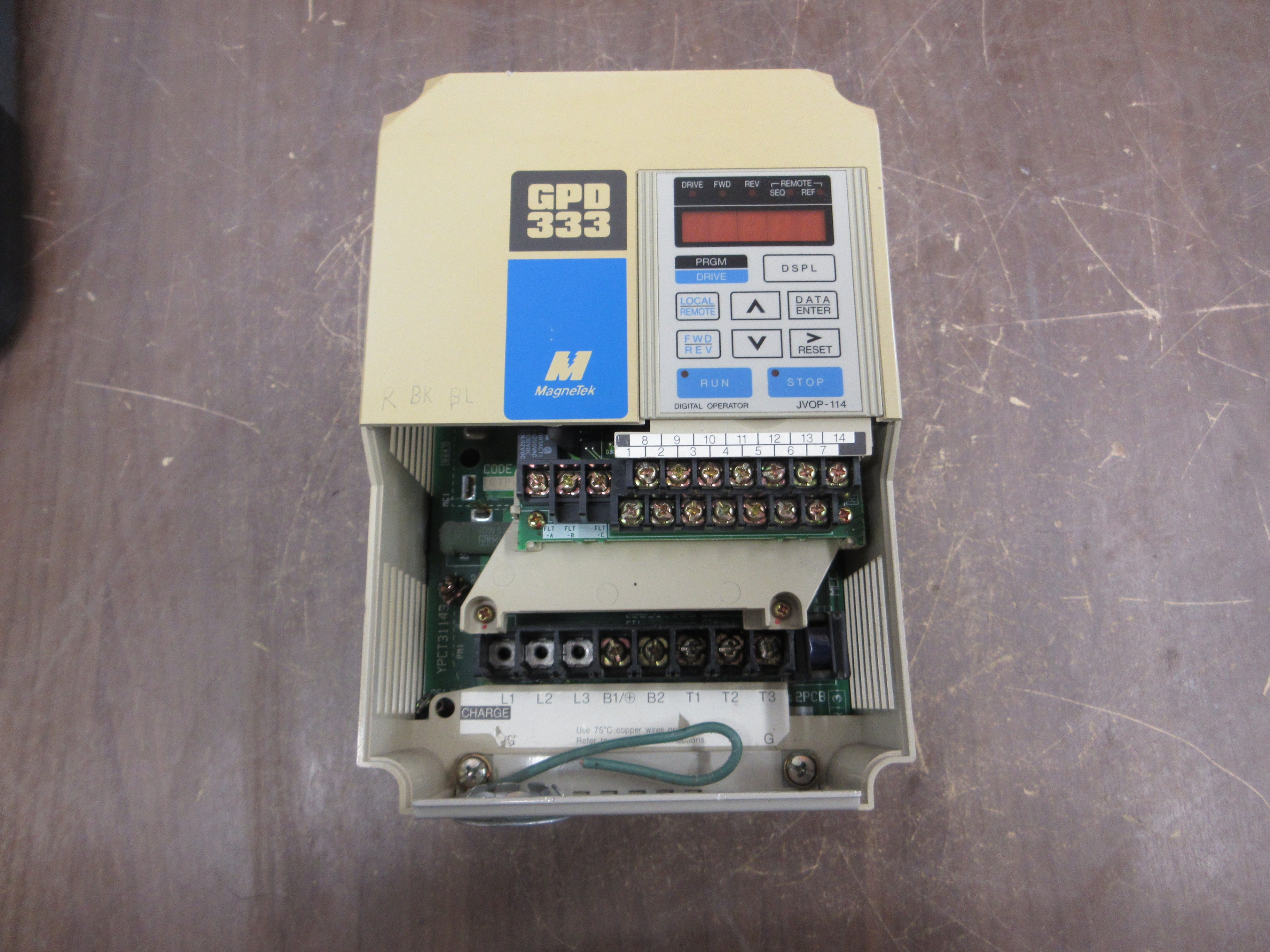 MagneTek GPD 333 AC Drive DS024 3HP 3Ph w/ Keypad *No Terminal Cover* Used