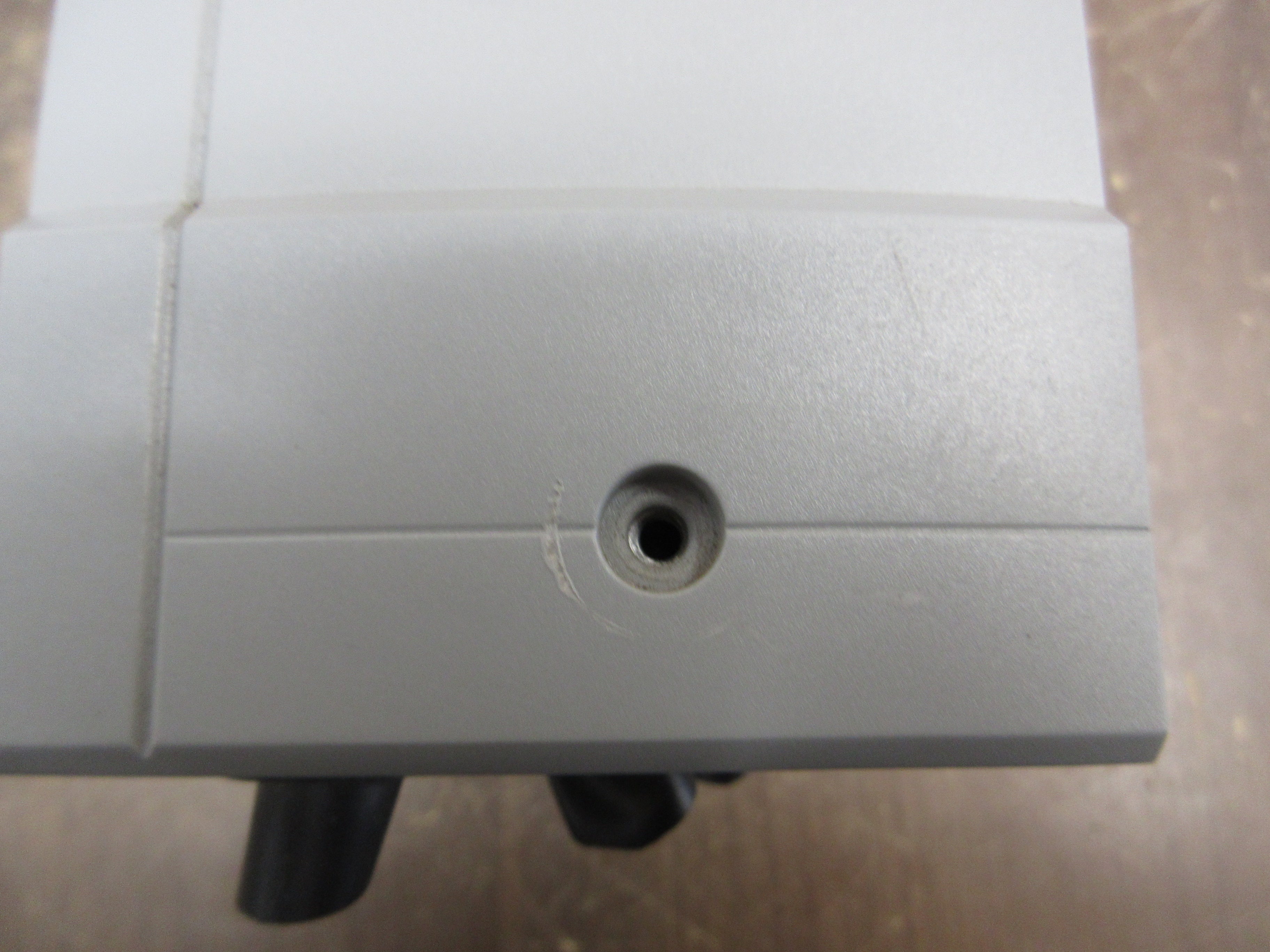 Danfoss VLT AC Drive 131F0668 5HP 3Ph w/ Keypad *Missing (1) Cover Screw* Used