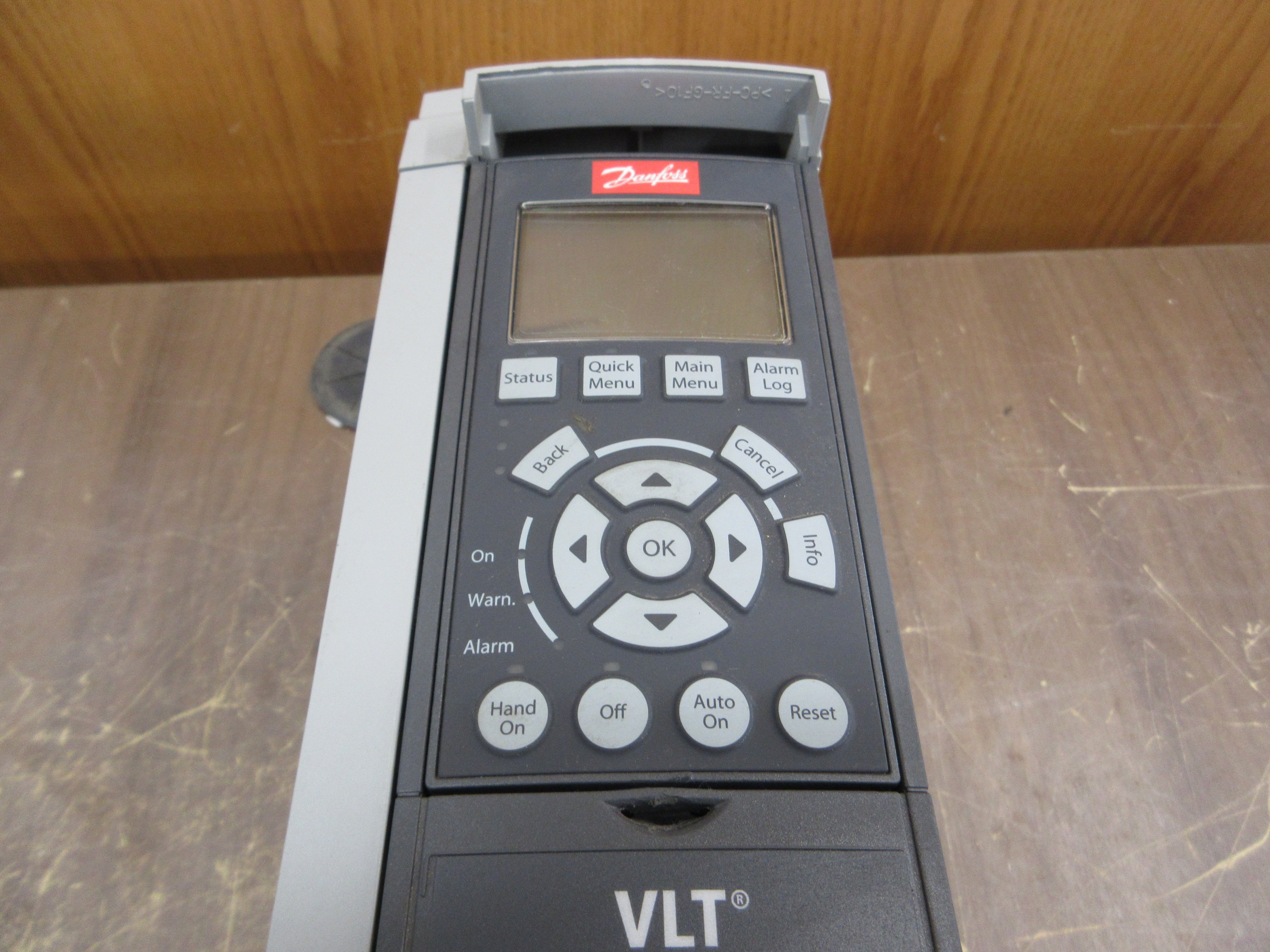 Danfoss VLT AC Drive 131F0668 5HP 3Ph w/ Keypad *Missing (1) Cover Screw* Used