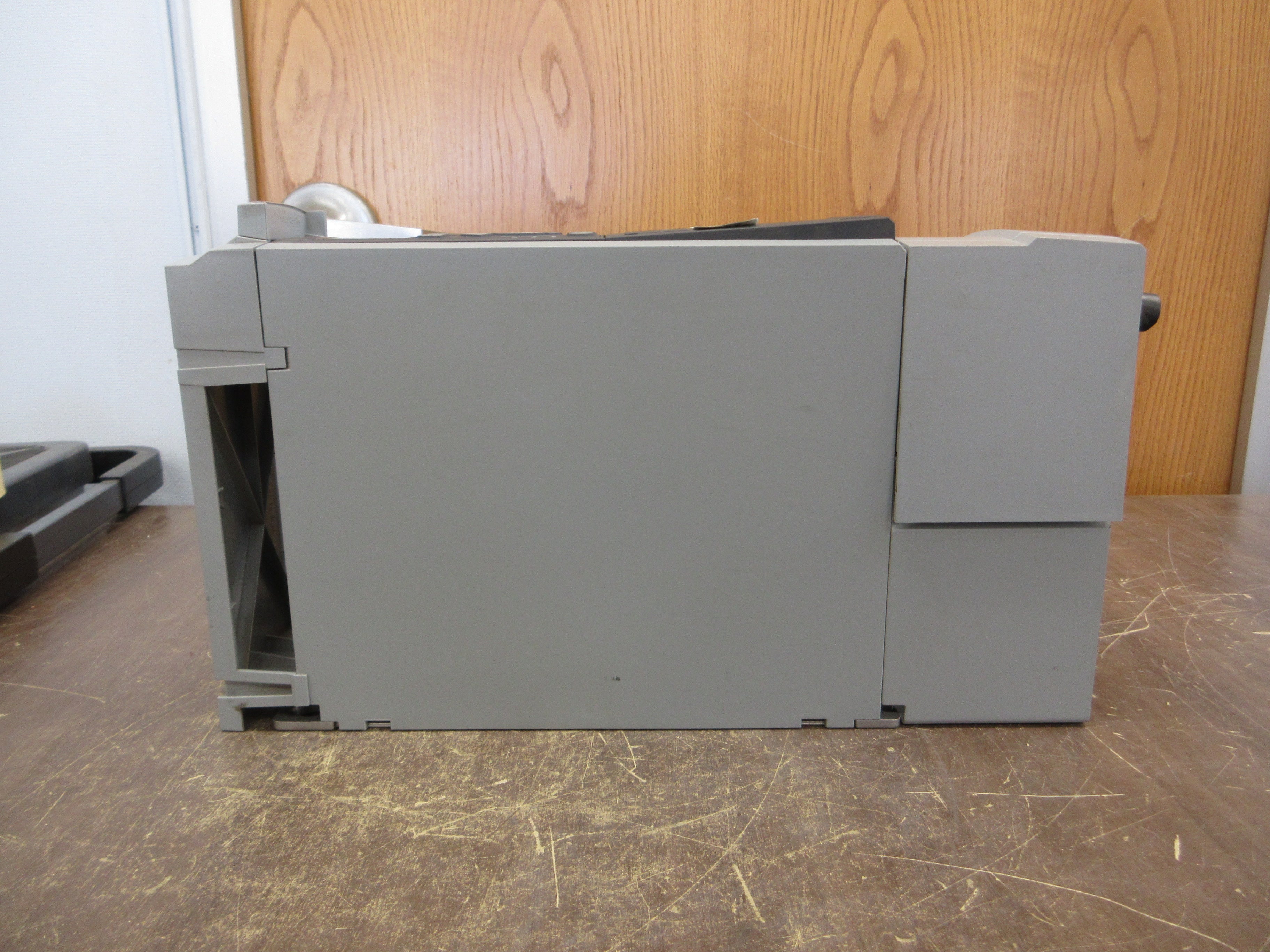 Danfoss VLT AC Drive 131F0668 5HP 3Ph w/ Keypad *Missing (1) Cover Screw* Used