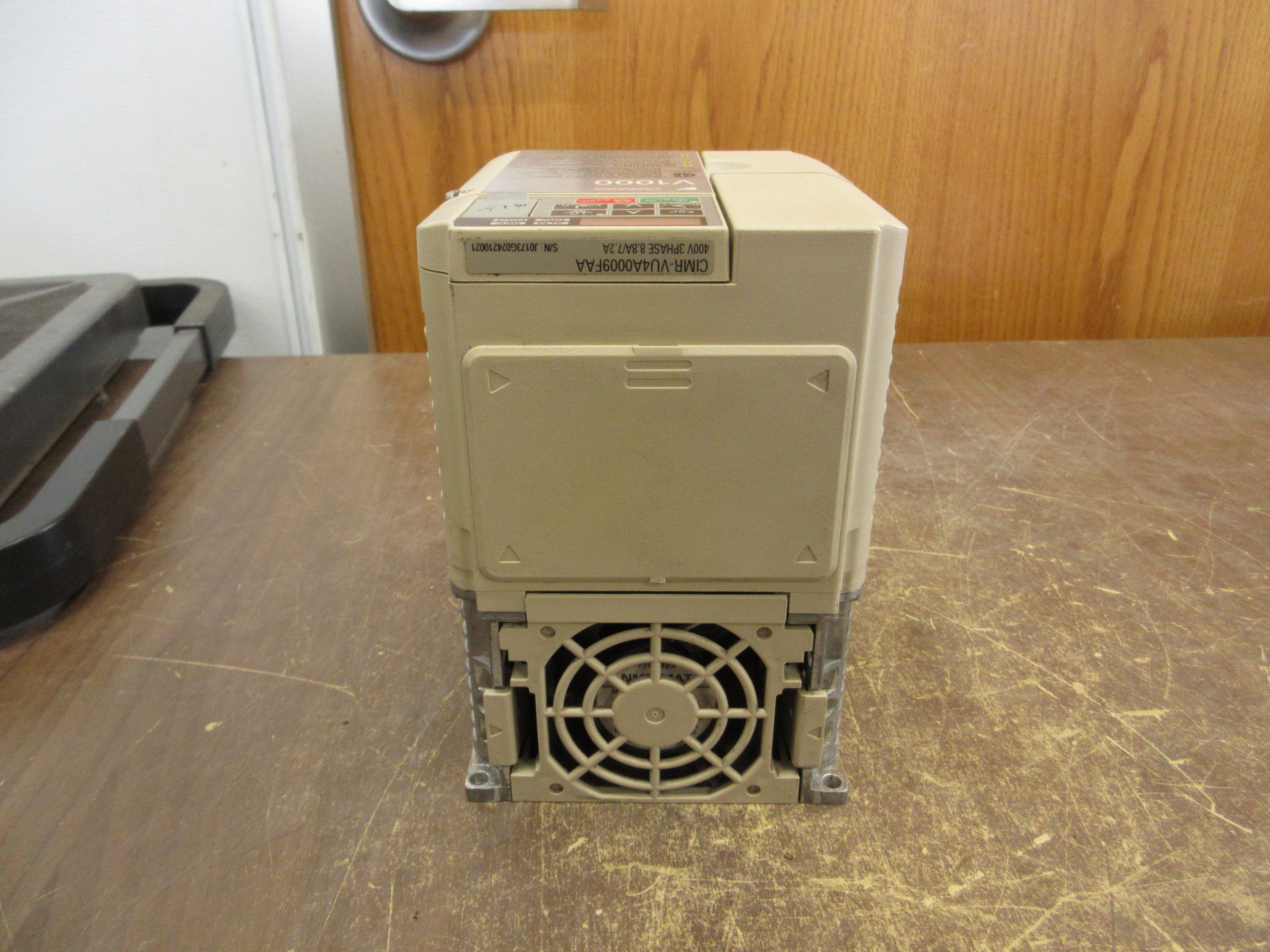 Yaskawa V1000 AC Drive CIMR-VU4A0009FAA Rev. C 5HP 3Ph Used