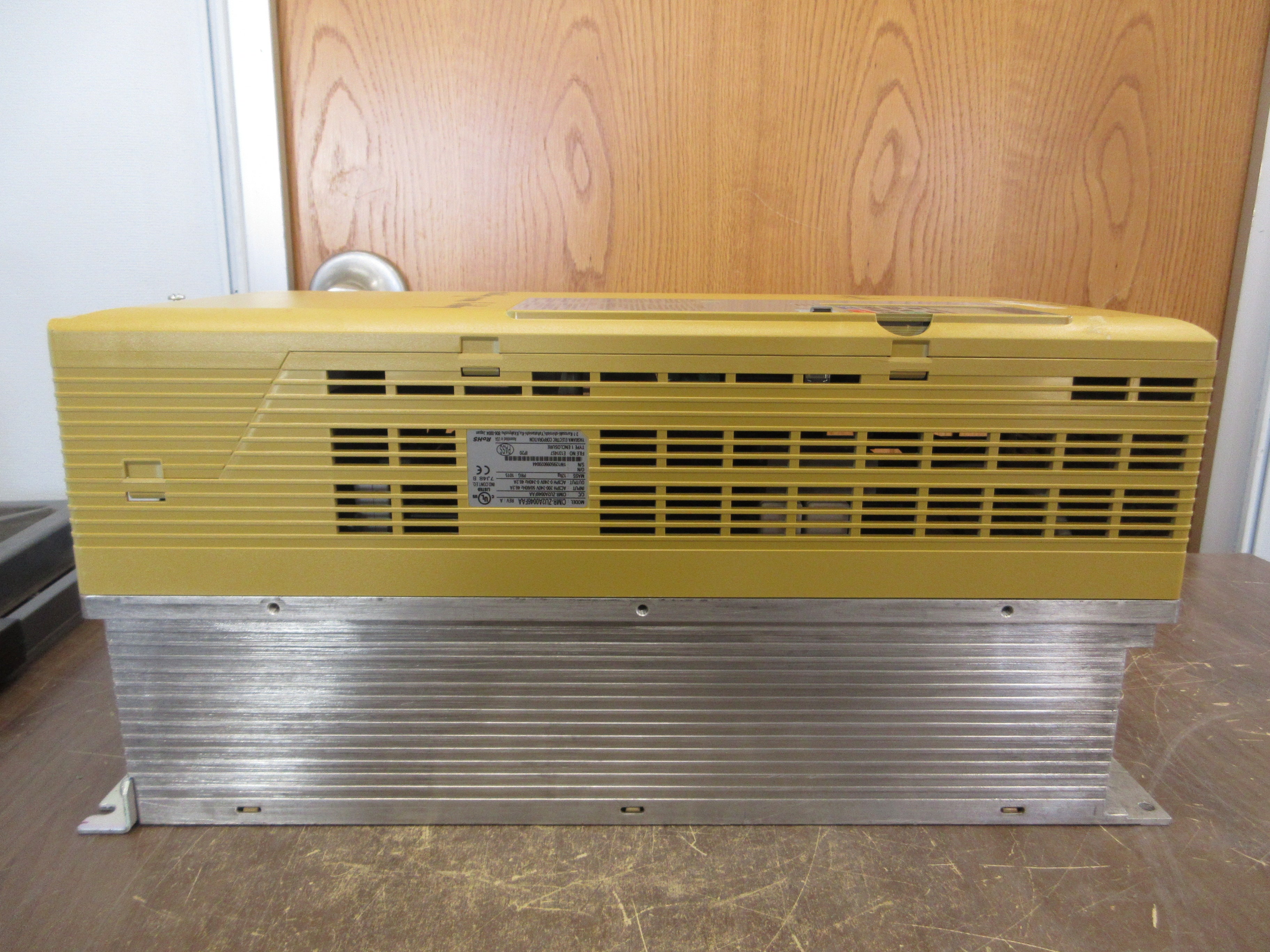 Yaskawa Z1000 AC Drive CIMR-ZU2A0046FAA Rev. A 15HP 3Ph w/ Keypad Used