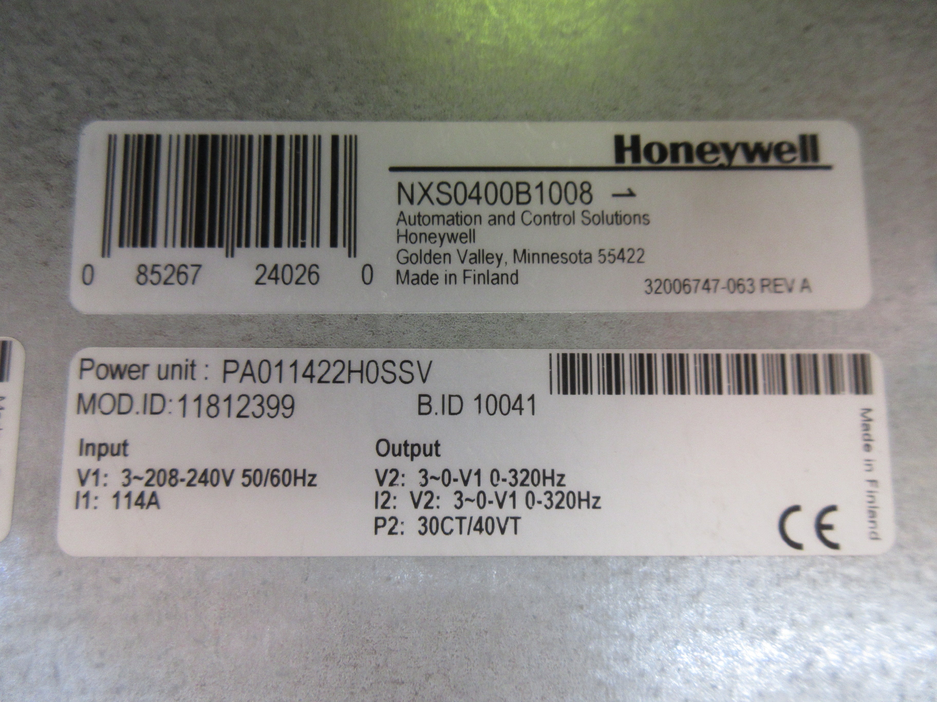 Honeywell AC Drive NXS0400B1008 40HP 3Ph w/ Keypad *No Cover Screws* Used