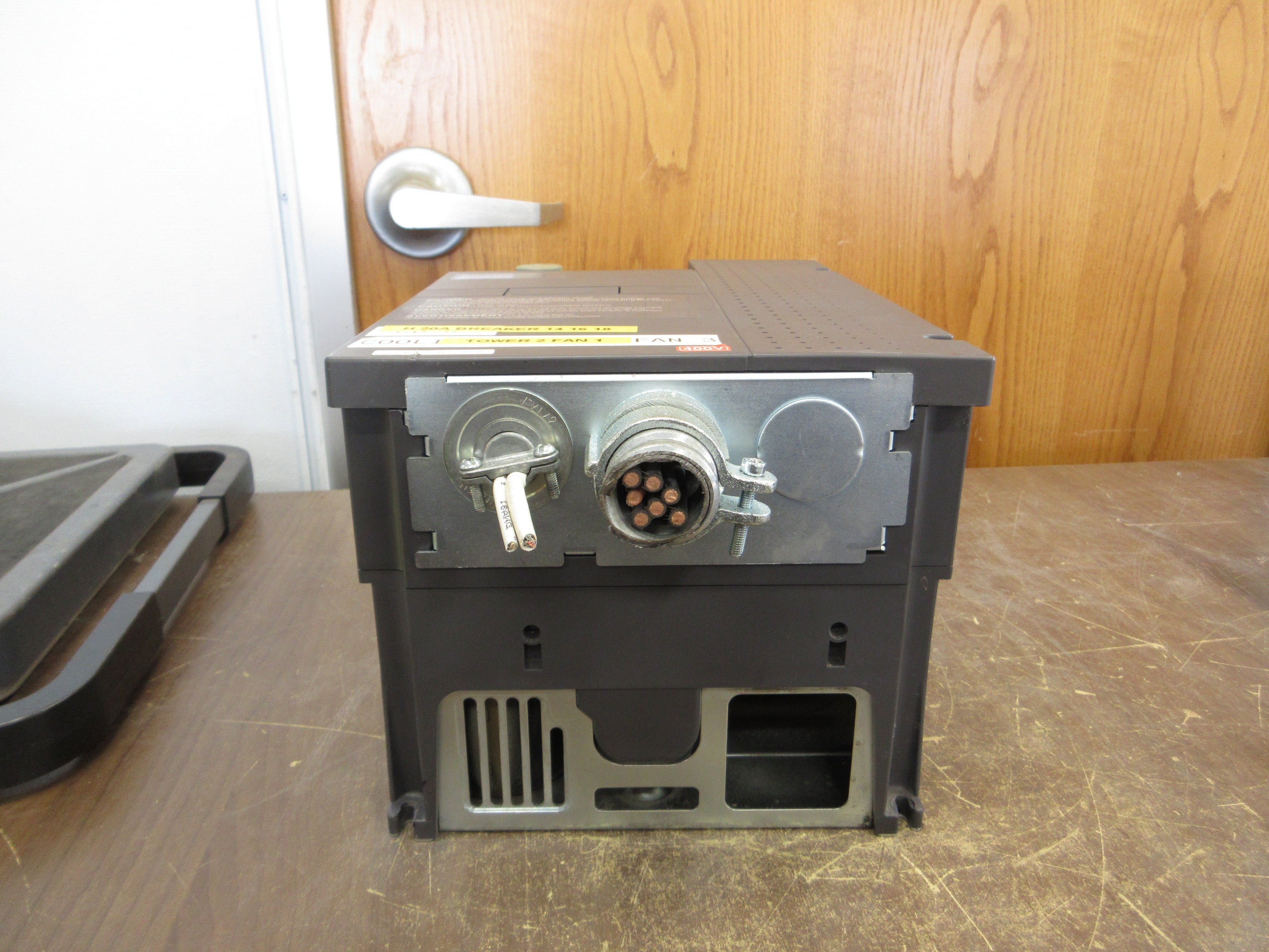 Mitsubishi F700 AC Drive FR-F740-00310-NA 20HP 3Ph w/ Keypad Used