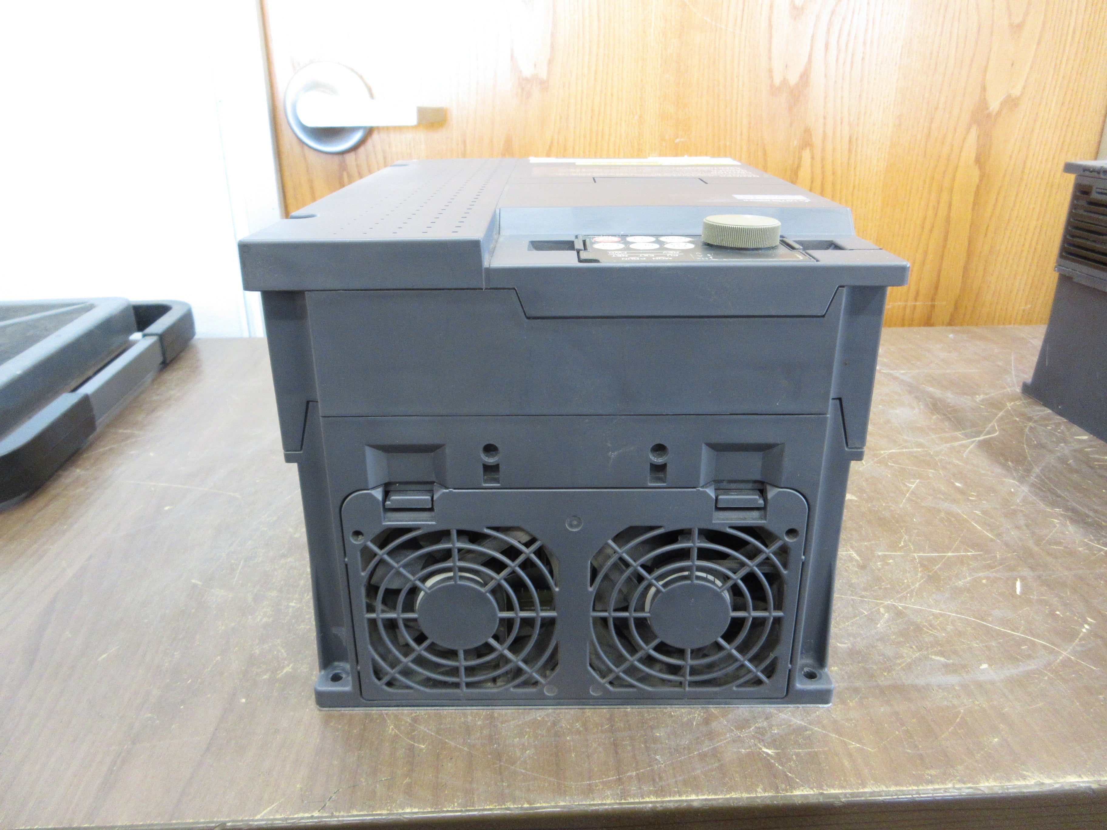 Mitsubishi F700 AC Drive FR-F740-00310-NA 20HP 3Ph w/ Keypad Used