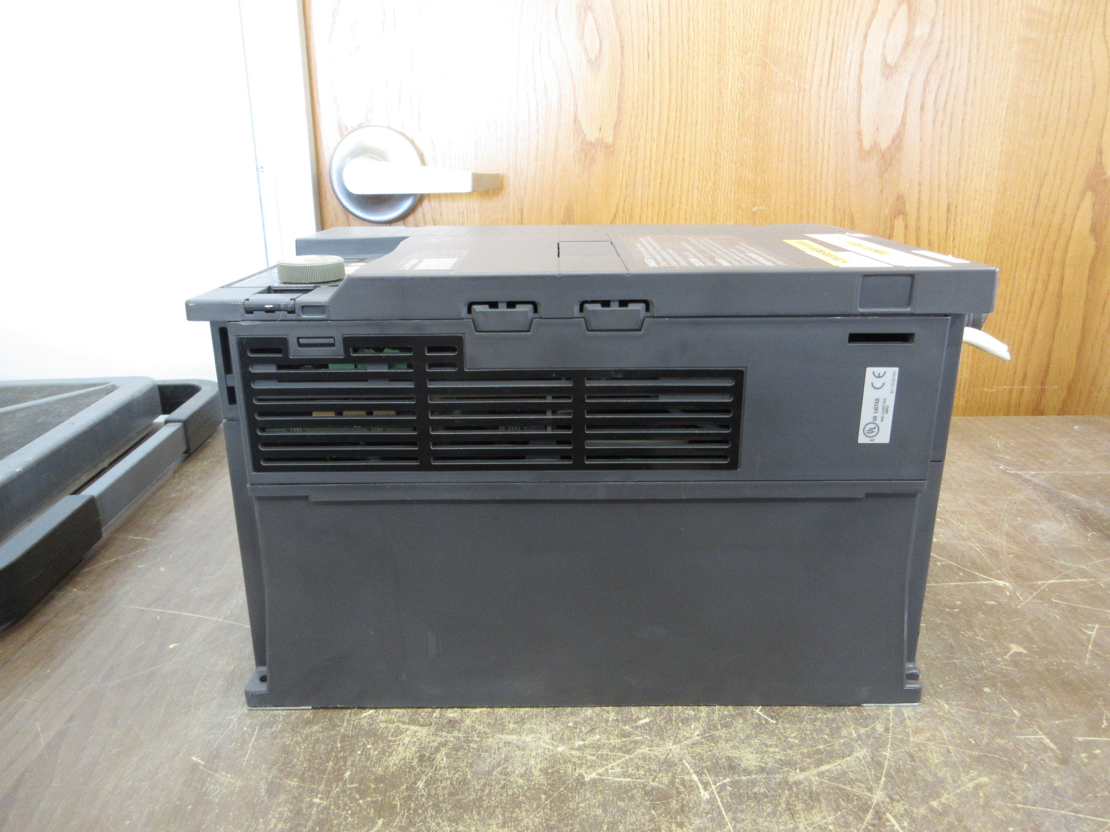 Mitsubishi F700 AC Drive FR-F740-00310-NA 20HP 3Ph w/ Keypad Used