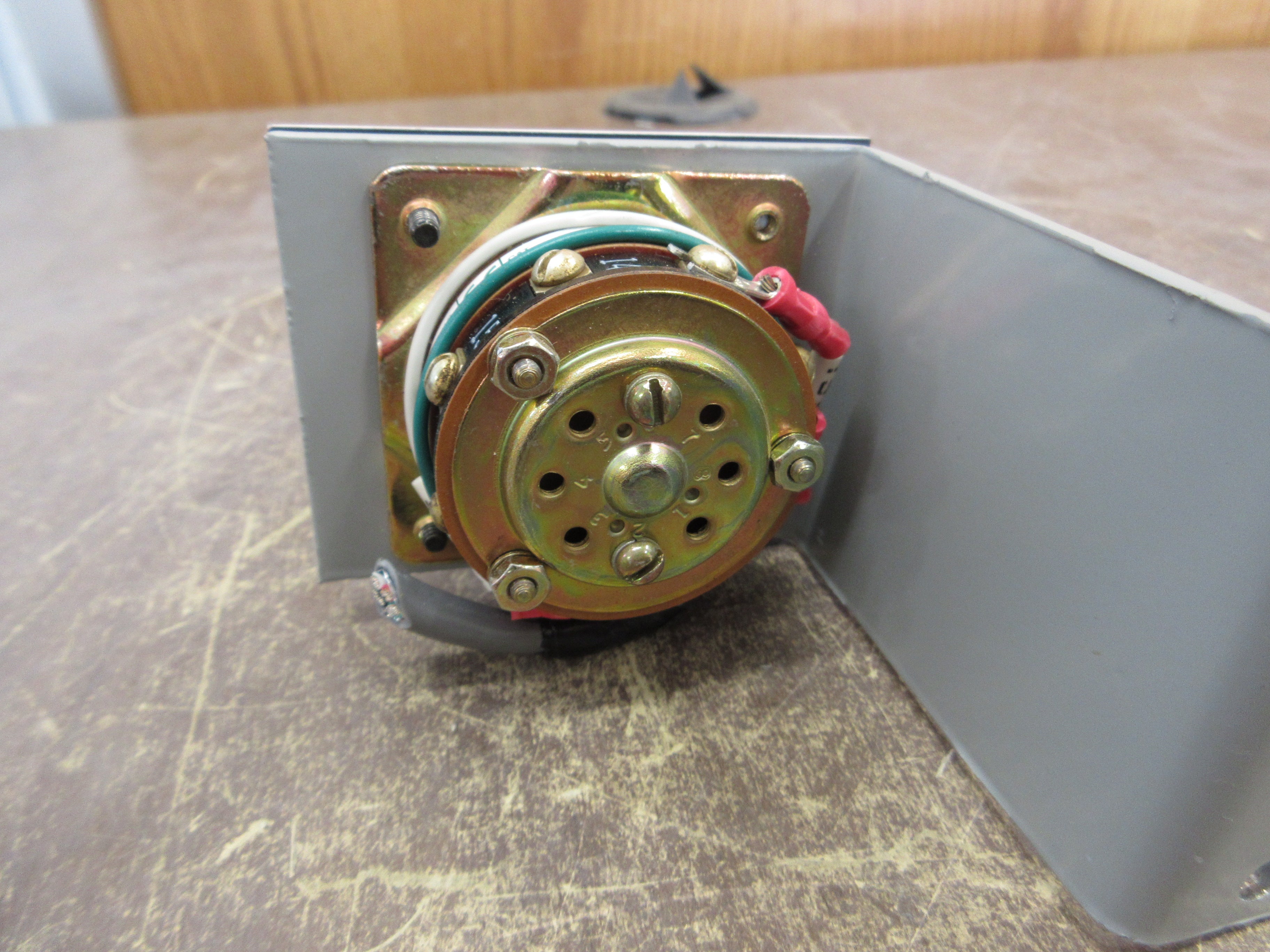 Electroswitch Sync. Mode Selector Rotary Switch 31301B *Missing (2) Screws* Used