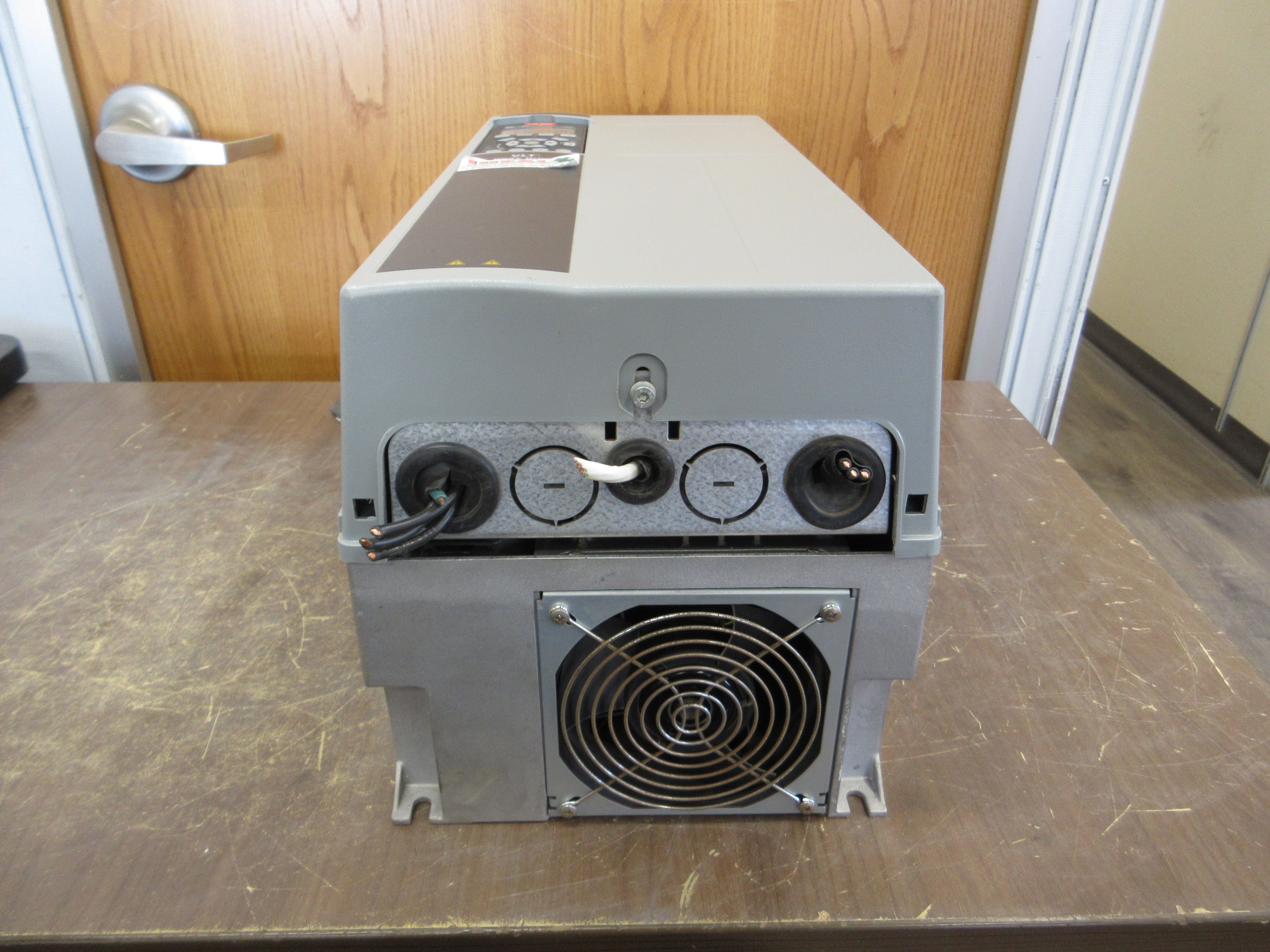 Danfoss VLT AC Drive 131B3609 15HP 3Ph w/ Keypad Used