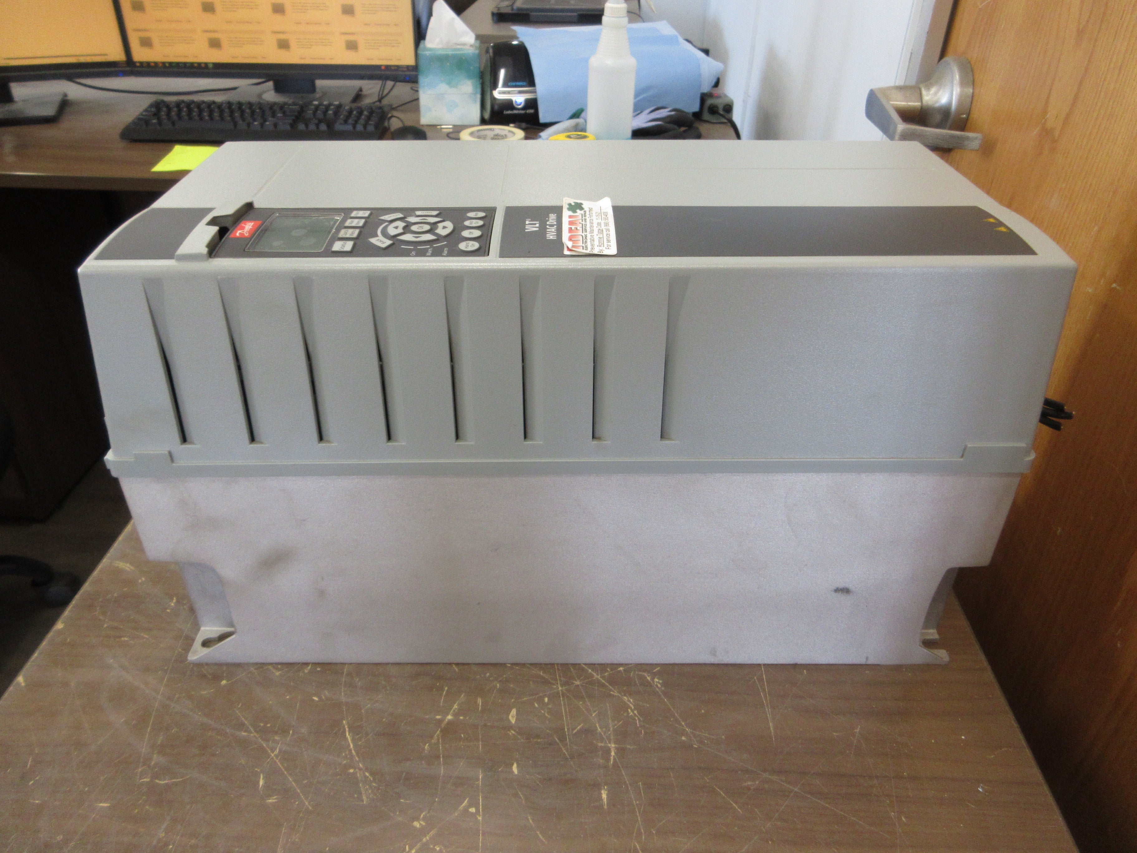 Danfoss VLT AC Drive 131B3609 15HP 3Ph w/ Keypad Used