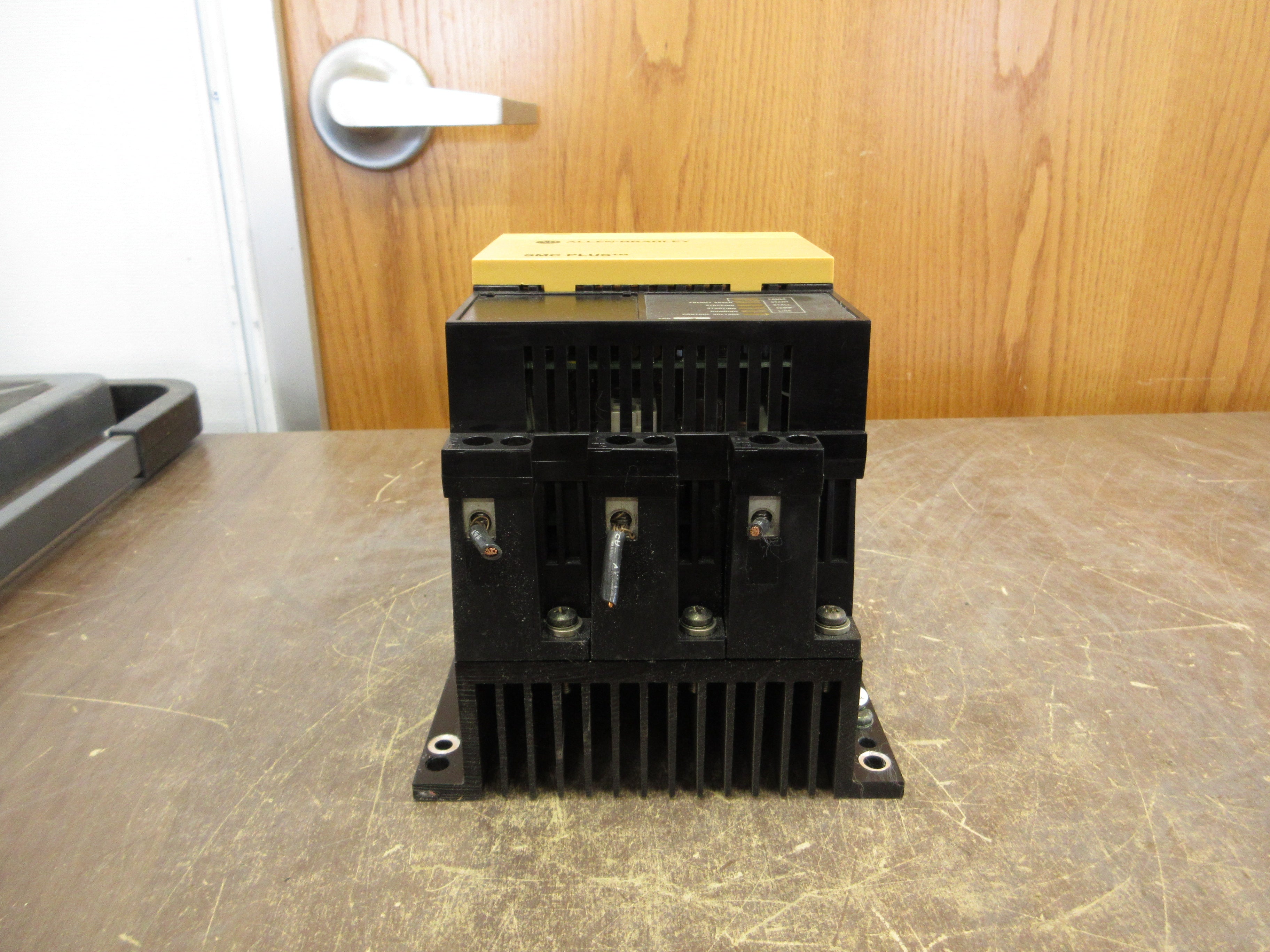 Allen-Bradley SMC Plus Soft Start 150-A24NBD Ser. B 15HP 208-480V 3Ph 47-63Hz