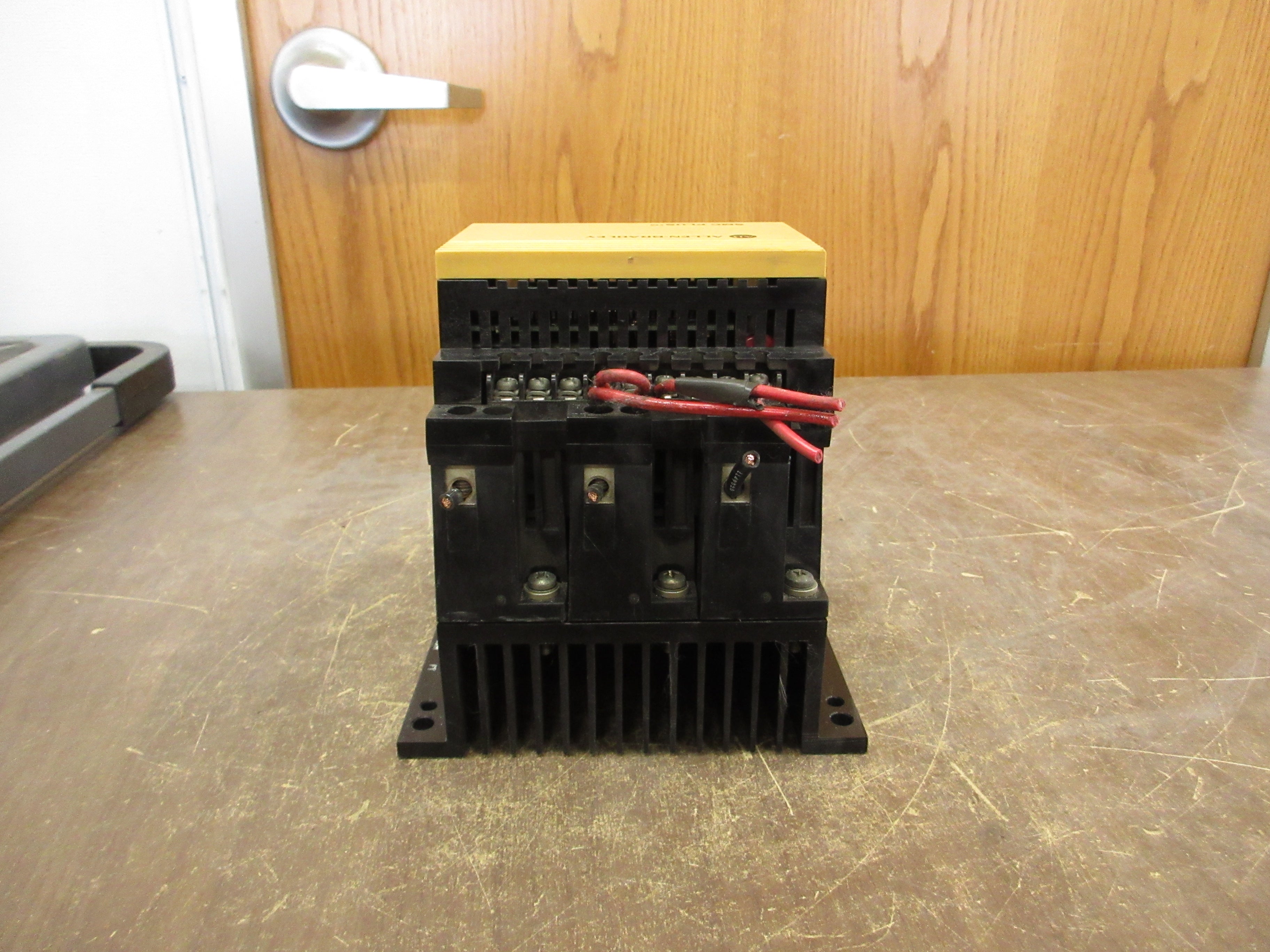 Allen-Bradley SMC Plus Soft Start 150-A24NBD Ser. B 15HP 208-480V 3Ph 47-63Hz