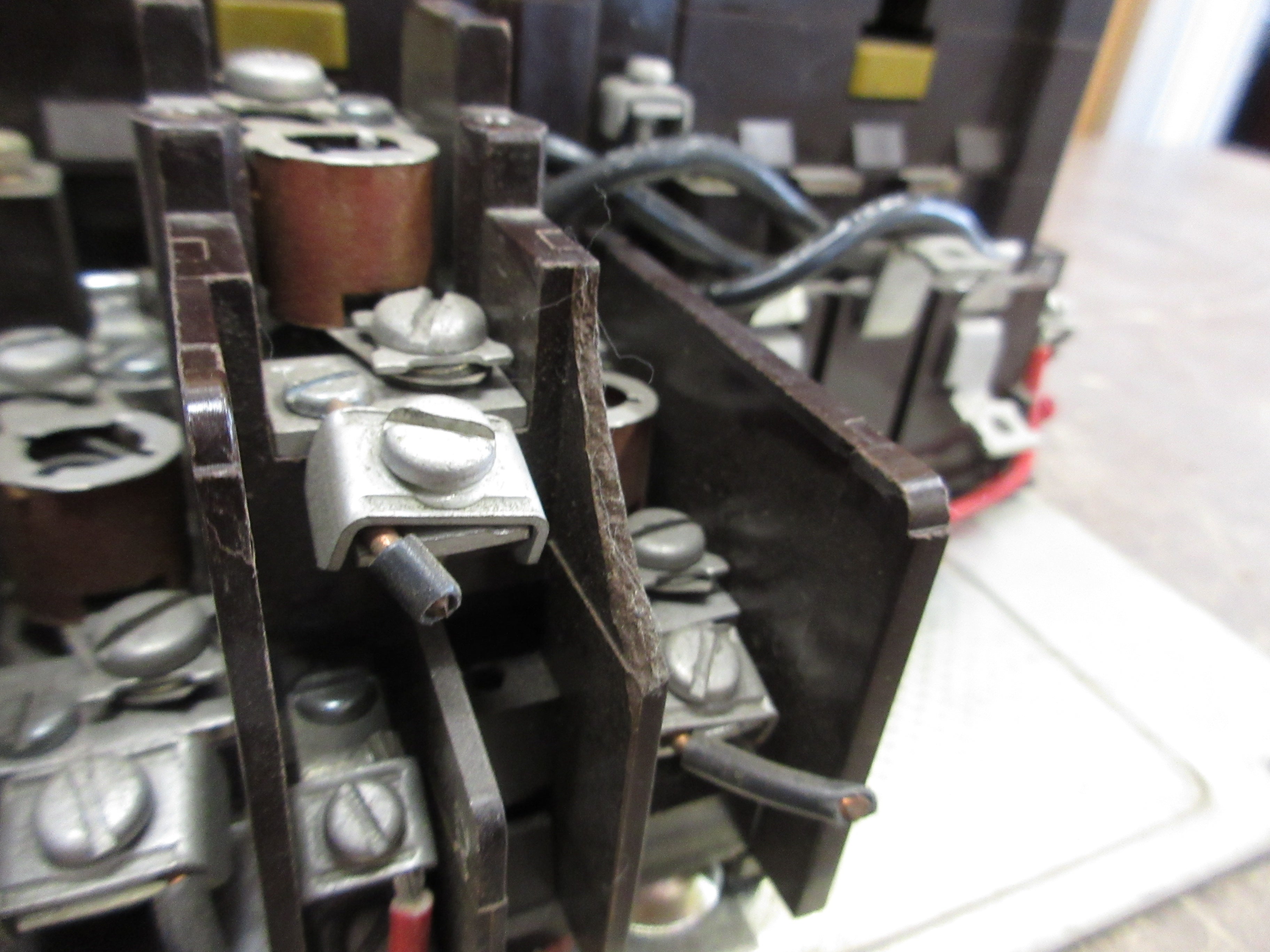 Cutler-Hammer Reversing Starter A50AG0 Ser. A1 Size 00 480V Coil Used