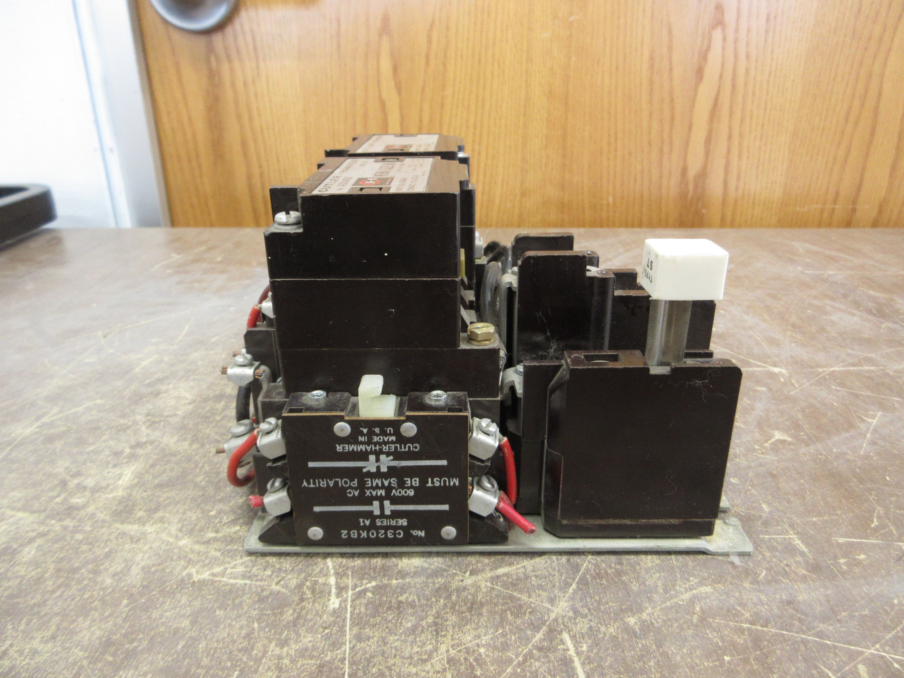 Cutler-Hammer Reversing Starter A50AG0 Ser. A1 Size 00 480V Coil Used