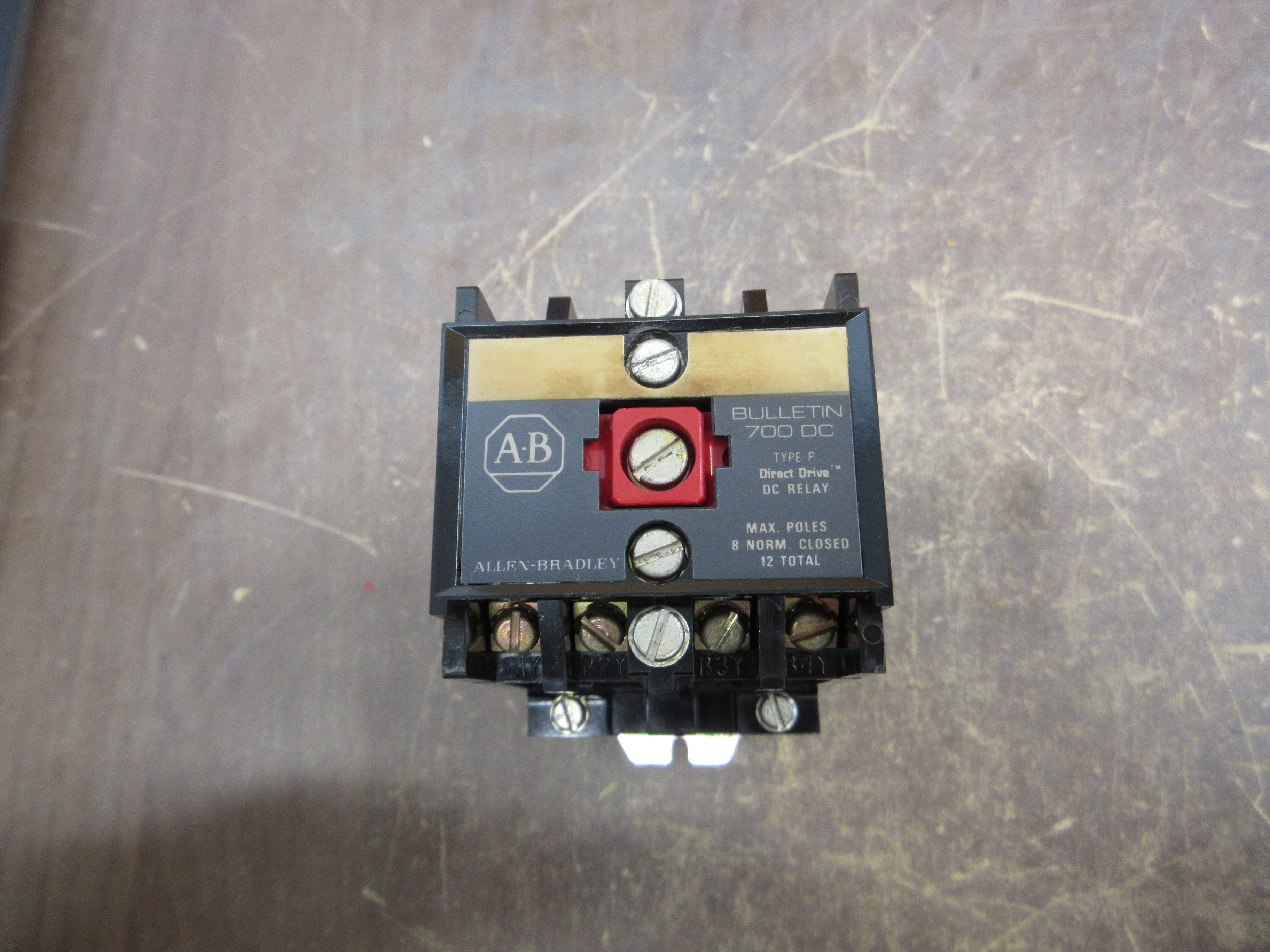 Allen-Bradley Type P Control Relay 700DC-P800Z1 Ser. A 115-125VDC Coil