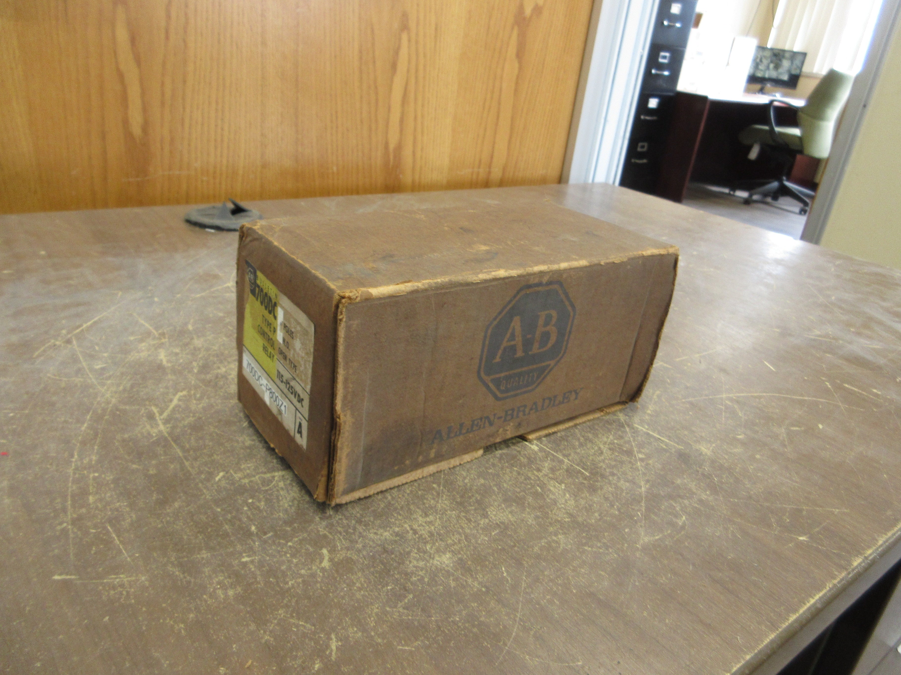 Allen-Bradley Type P Control Relay 700DC-P800Z1 Ser. A 115-125VDC Coil