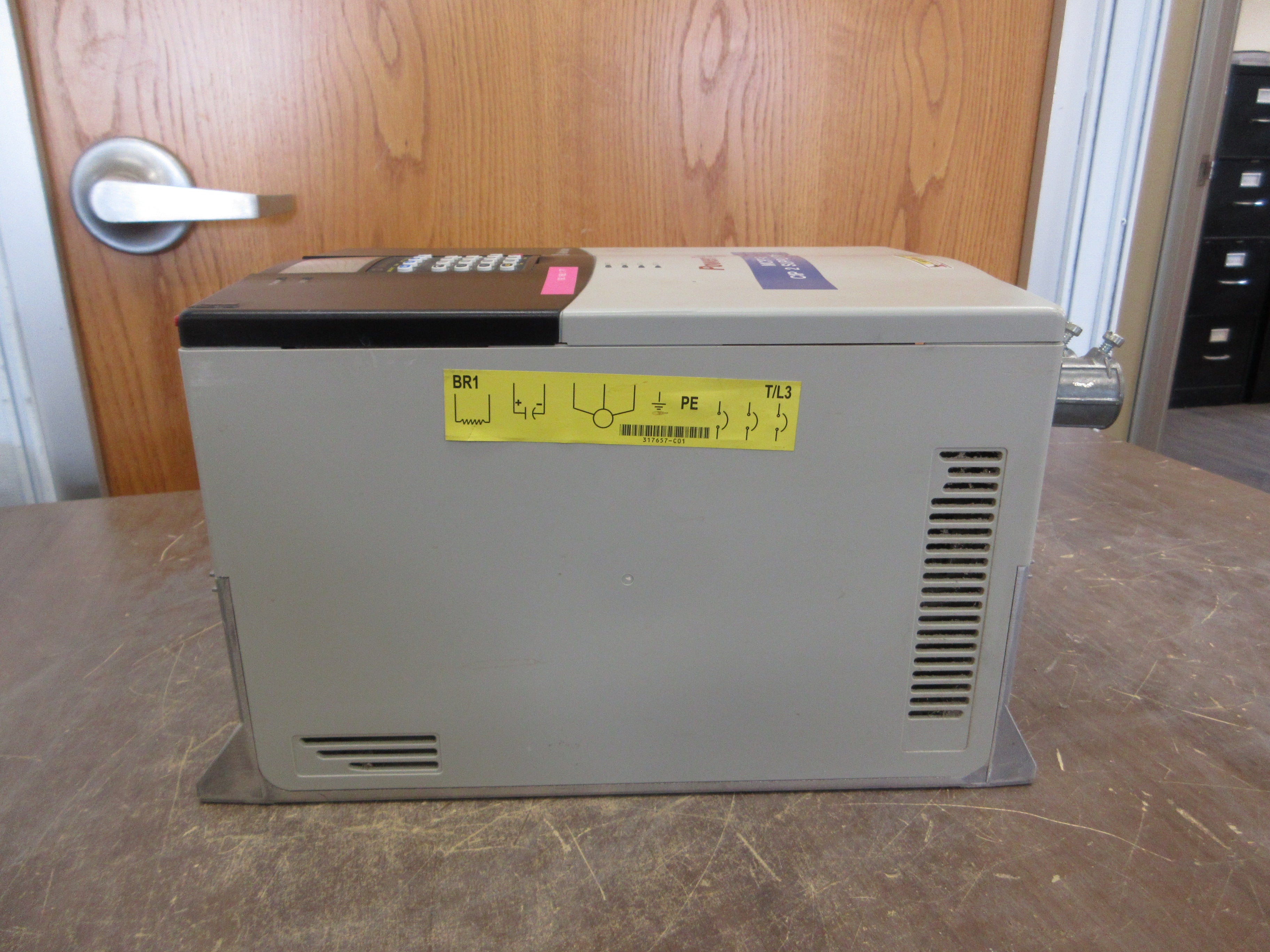 Allen-Bradley PowerFlex 700 AC Drive 20BD027A0AYNANB0 20HP 3Ph w/ Keypad Used