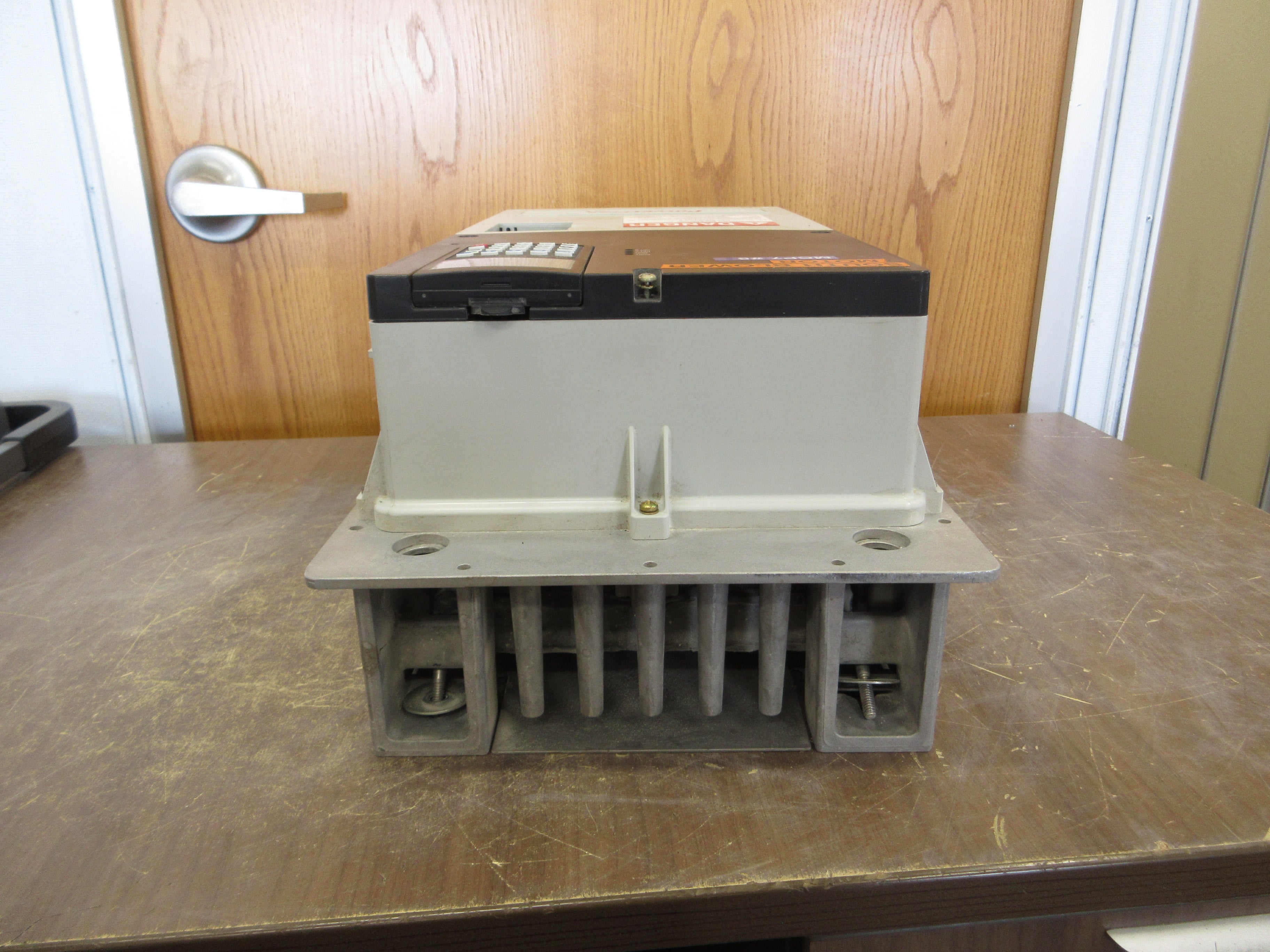 Allen-Bradley PowerFlex 70 AC Drive 20AD065A3AYNARC0 50HP 3Ph w/ Keypad Used