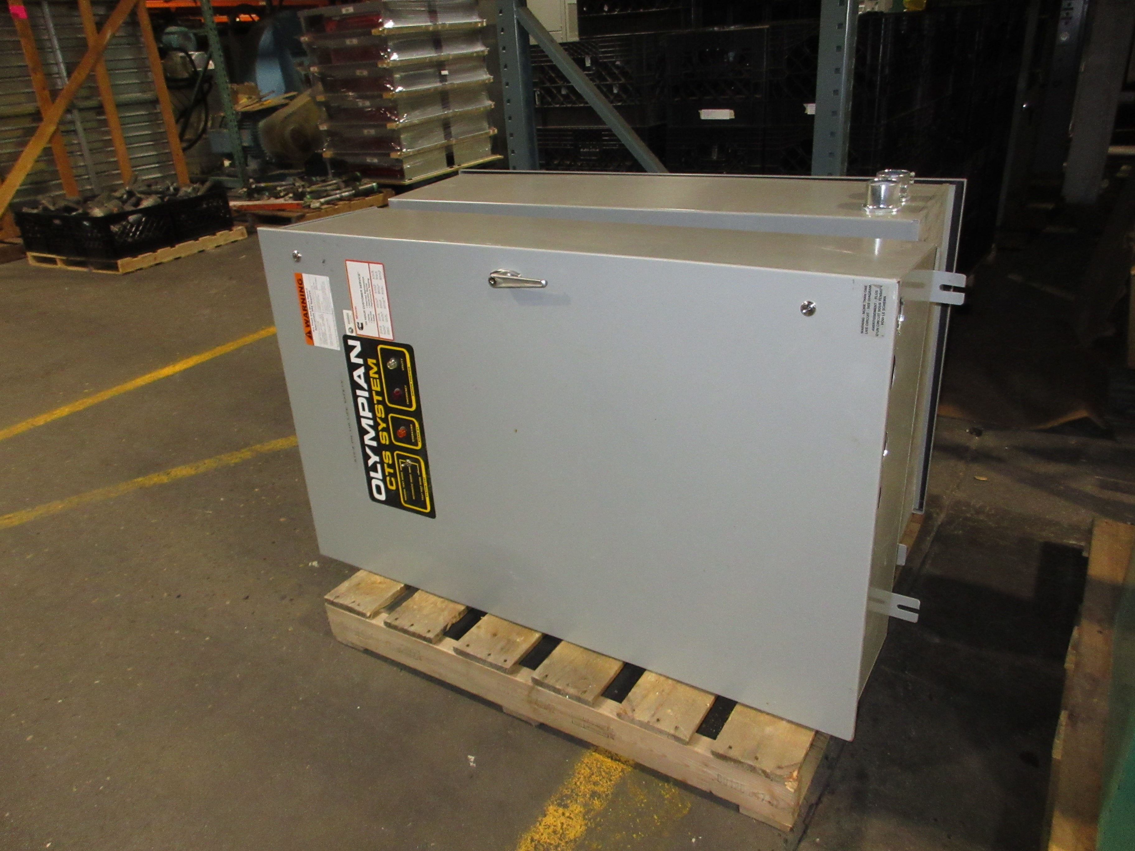 Generac Olympian CTS System Automatic Transfer Switch 00681-0 200A 120/208V *Bent Door* Used