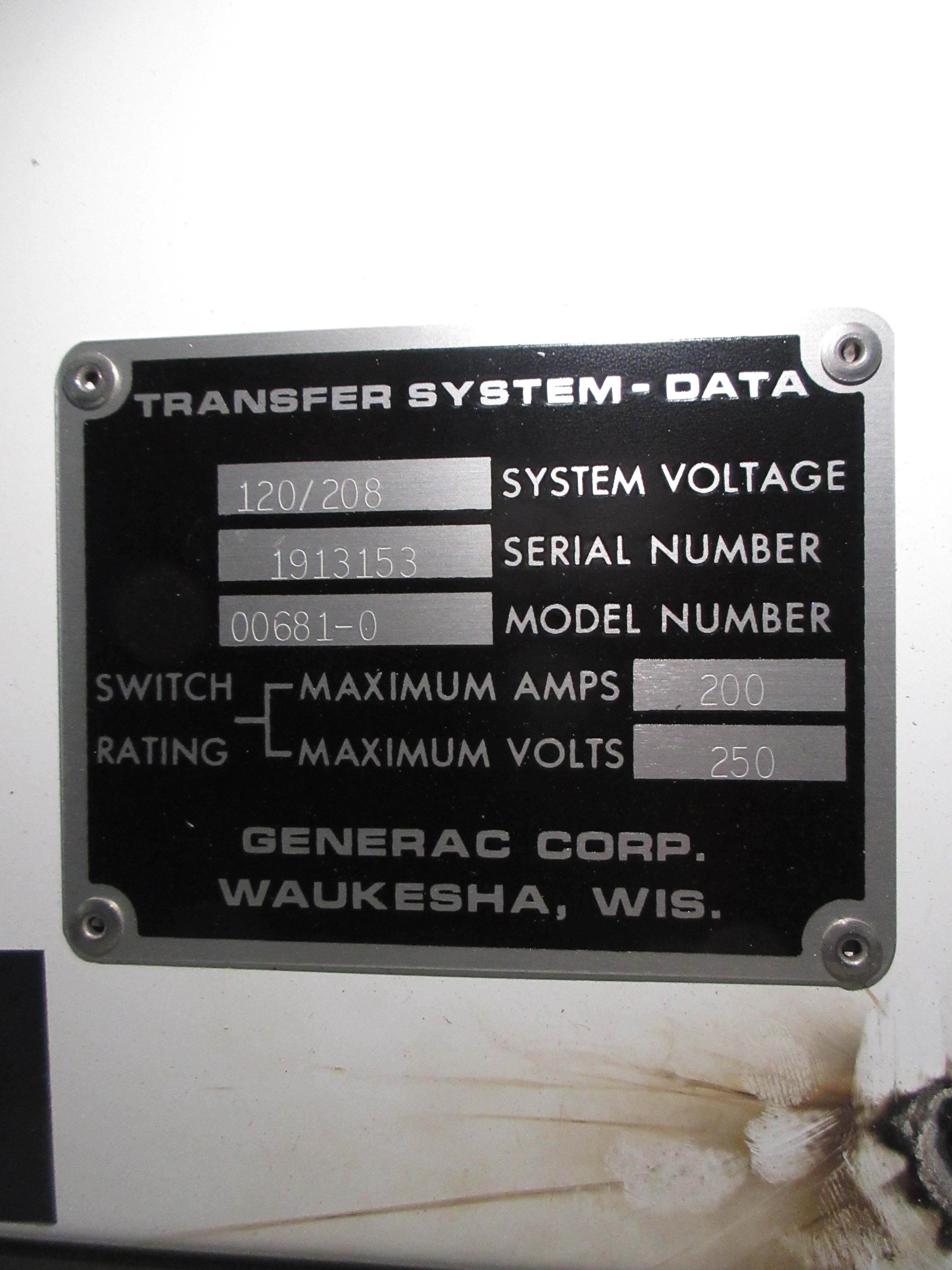 Generac Olympian CTS System Automatic Transfer Switch 00681-0 200A 120/208V *Bent Door* Used