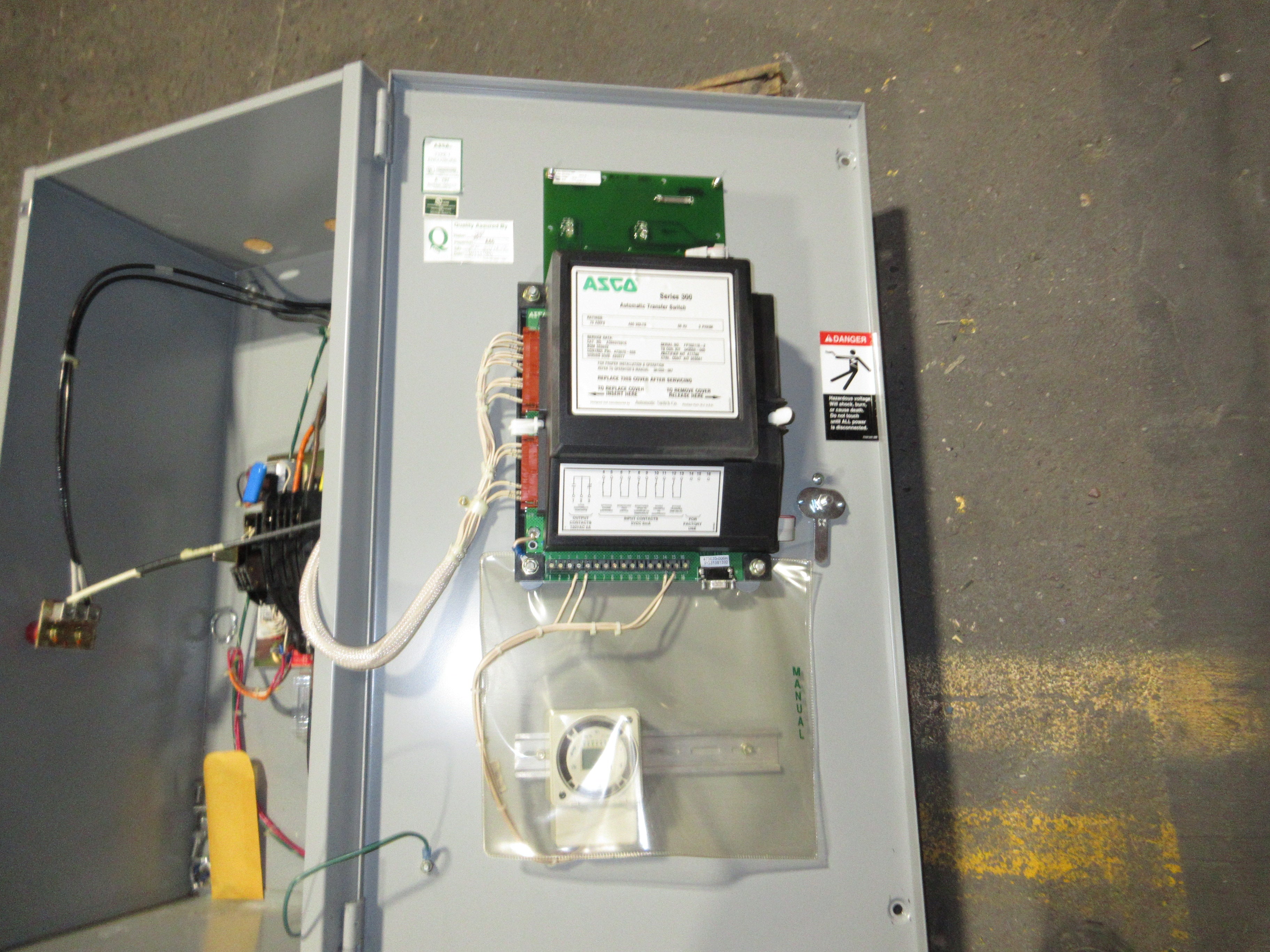 Asco Series 300 Automatic Transfer Switch A30037091C 70A 480V 60Hz 3Ph Used