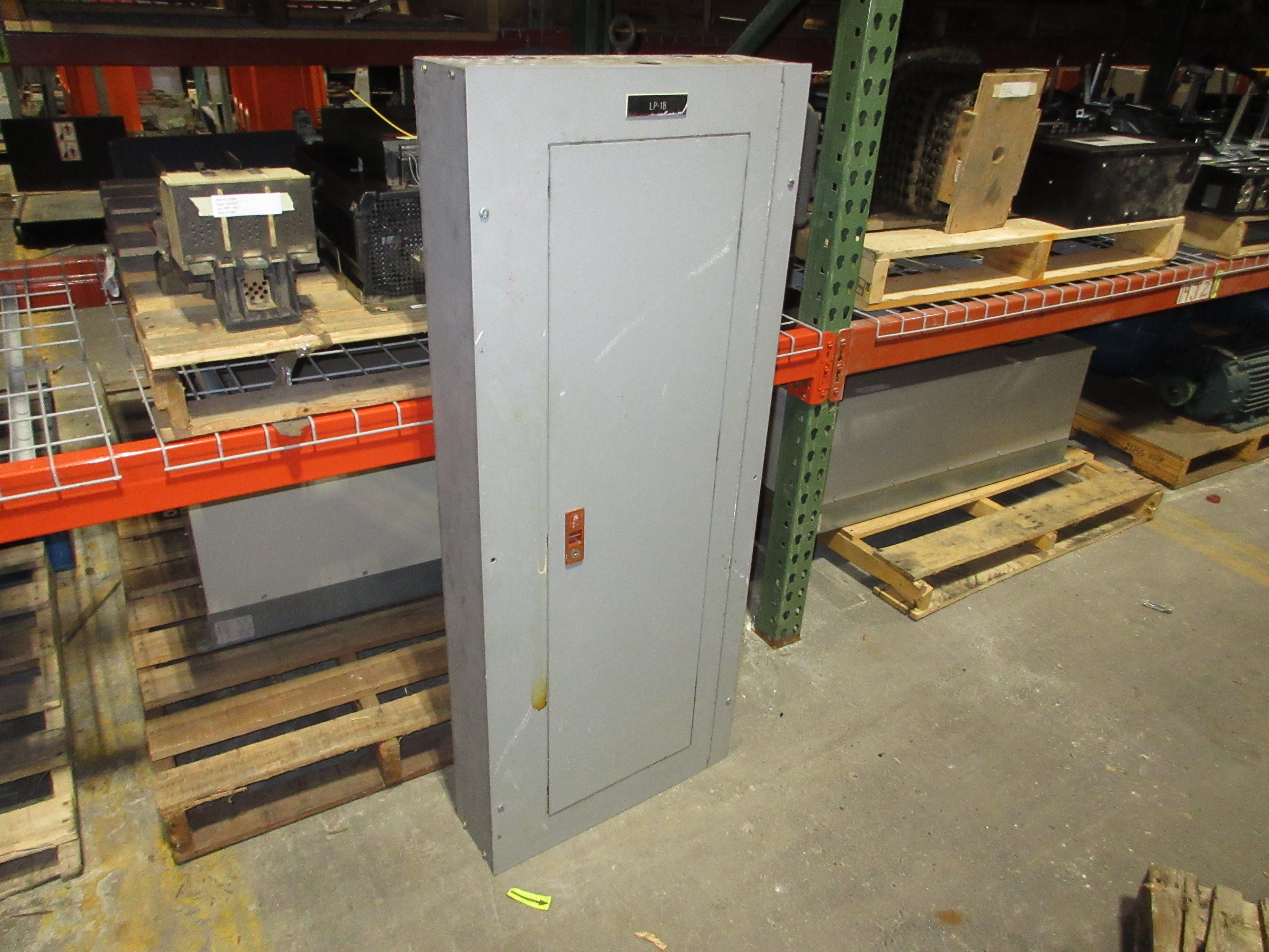 GE Main Lug Breaker Panel 42-Slot *Missing (2) Cover Screws* Used