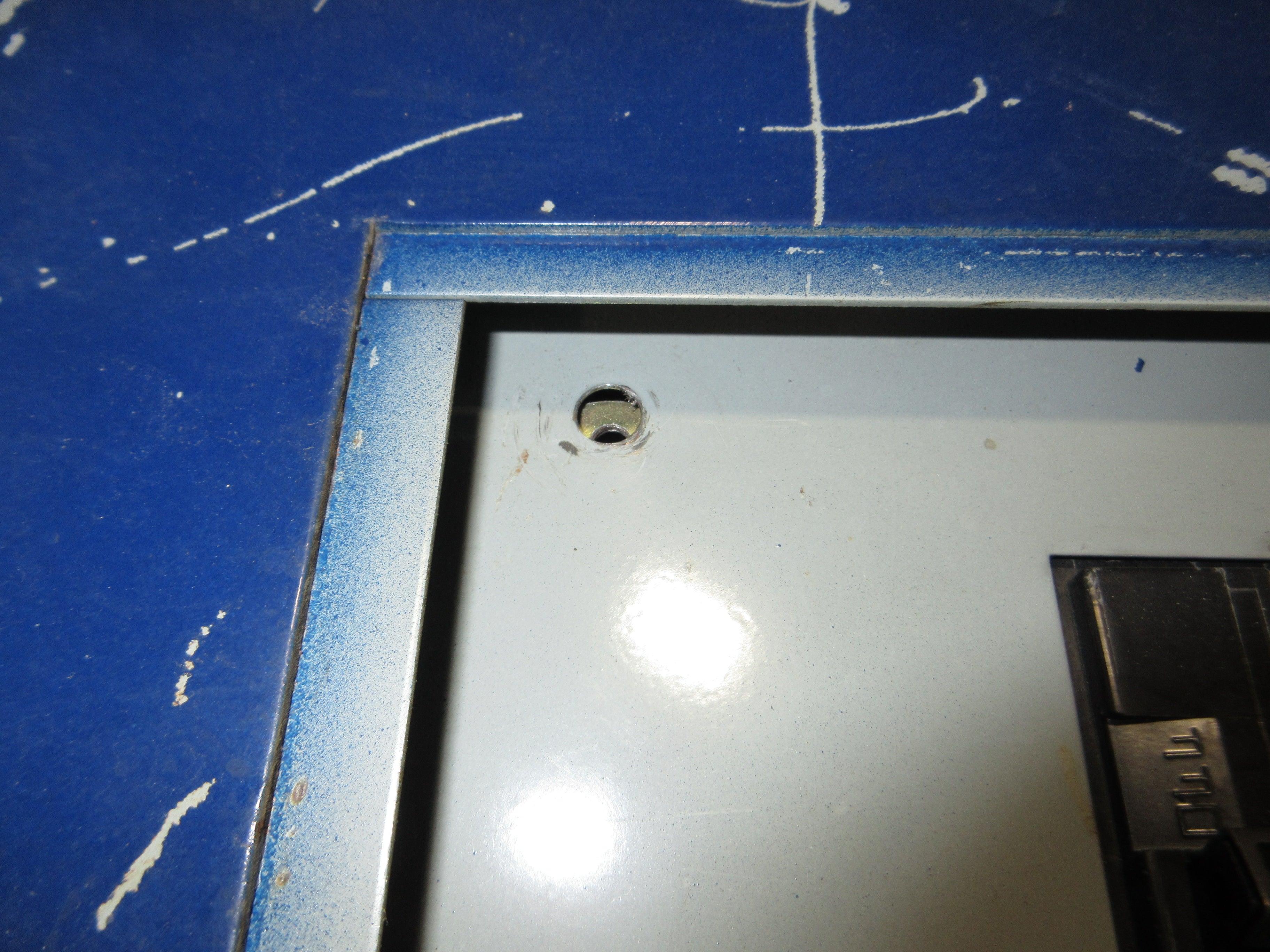 ITE Main Lug Breaker Panel LP824 4L 100A Max 120/208V 3Ph 4W 24-Slot Used