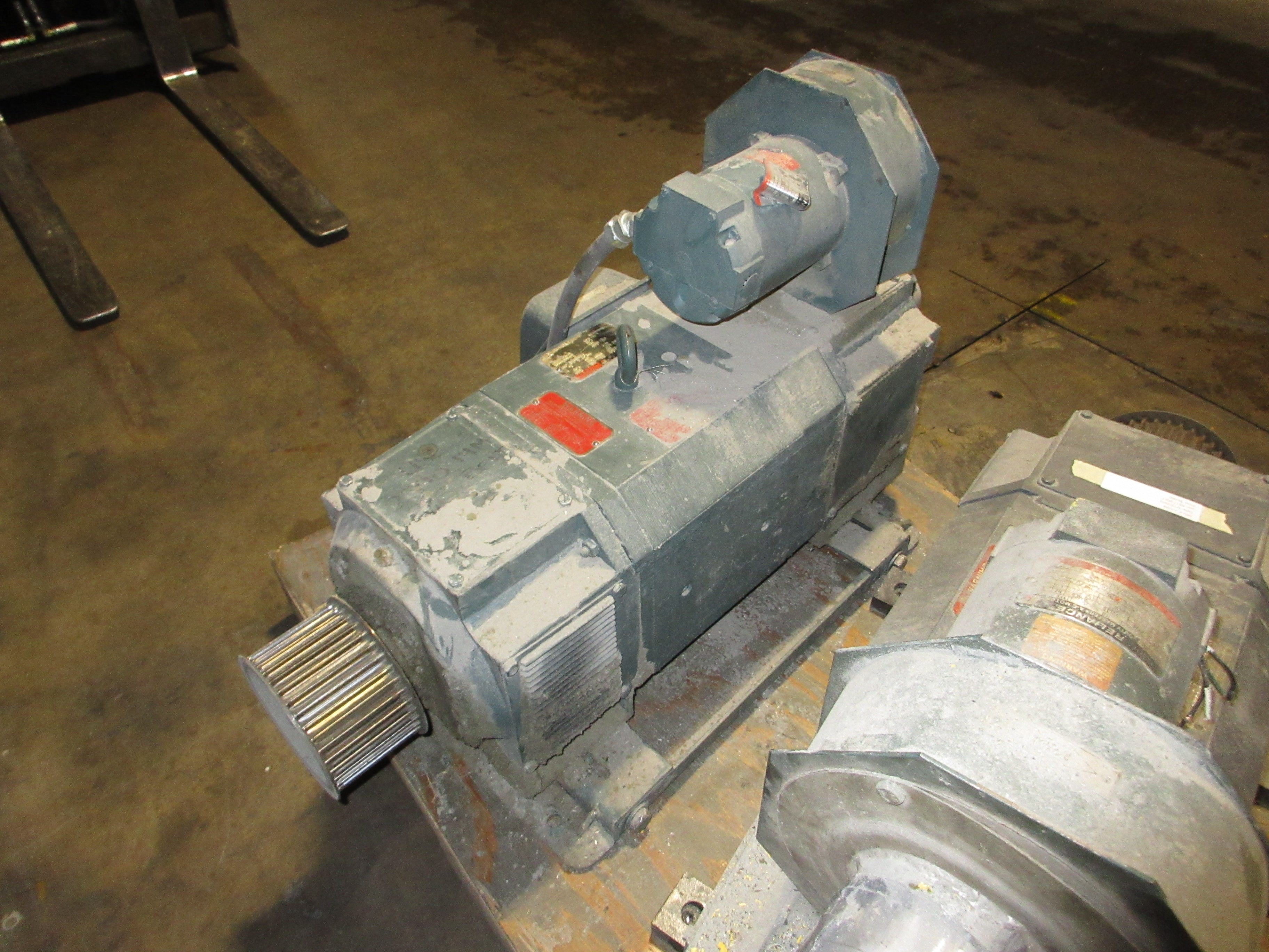 Reliance DC Motor 01KA437403-YT 60HP 1750/2100RPM 500V 102A Force-Ventilated