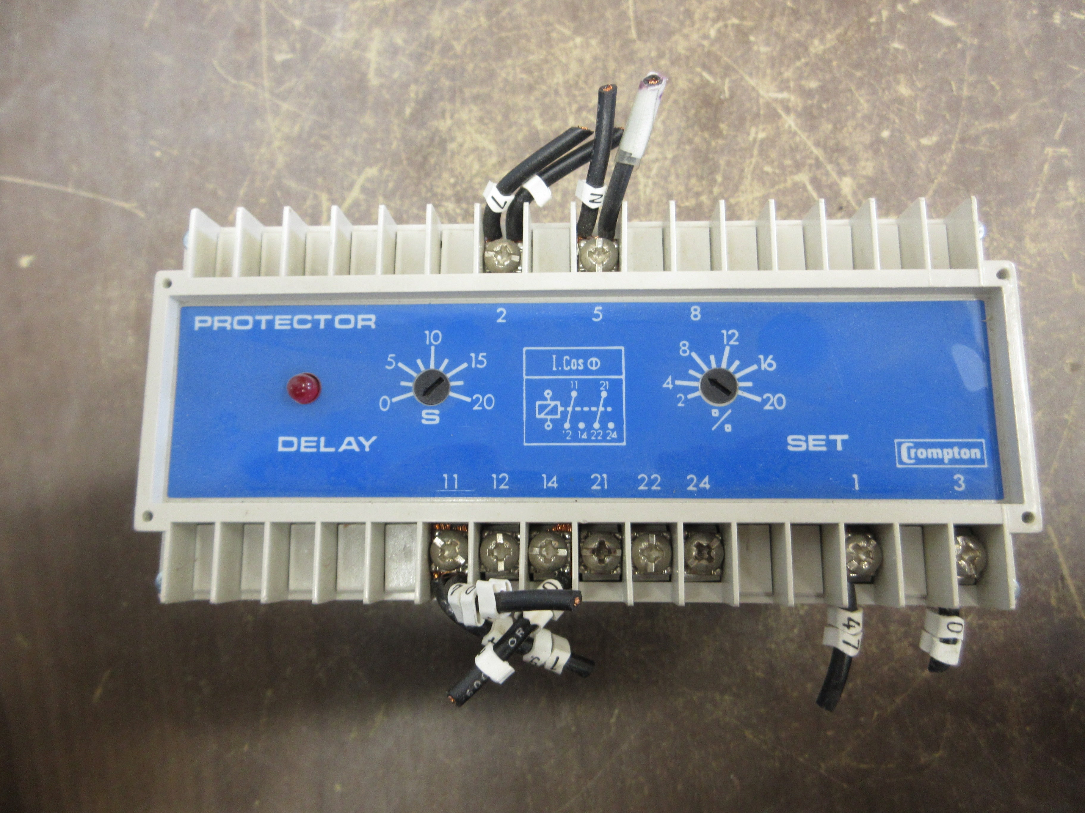 Crompton Protector Time Delay Relay 256-PASU-LSBX-PQ-C6-EA 120V 5A 60Hz Used