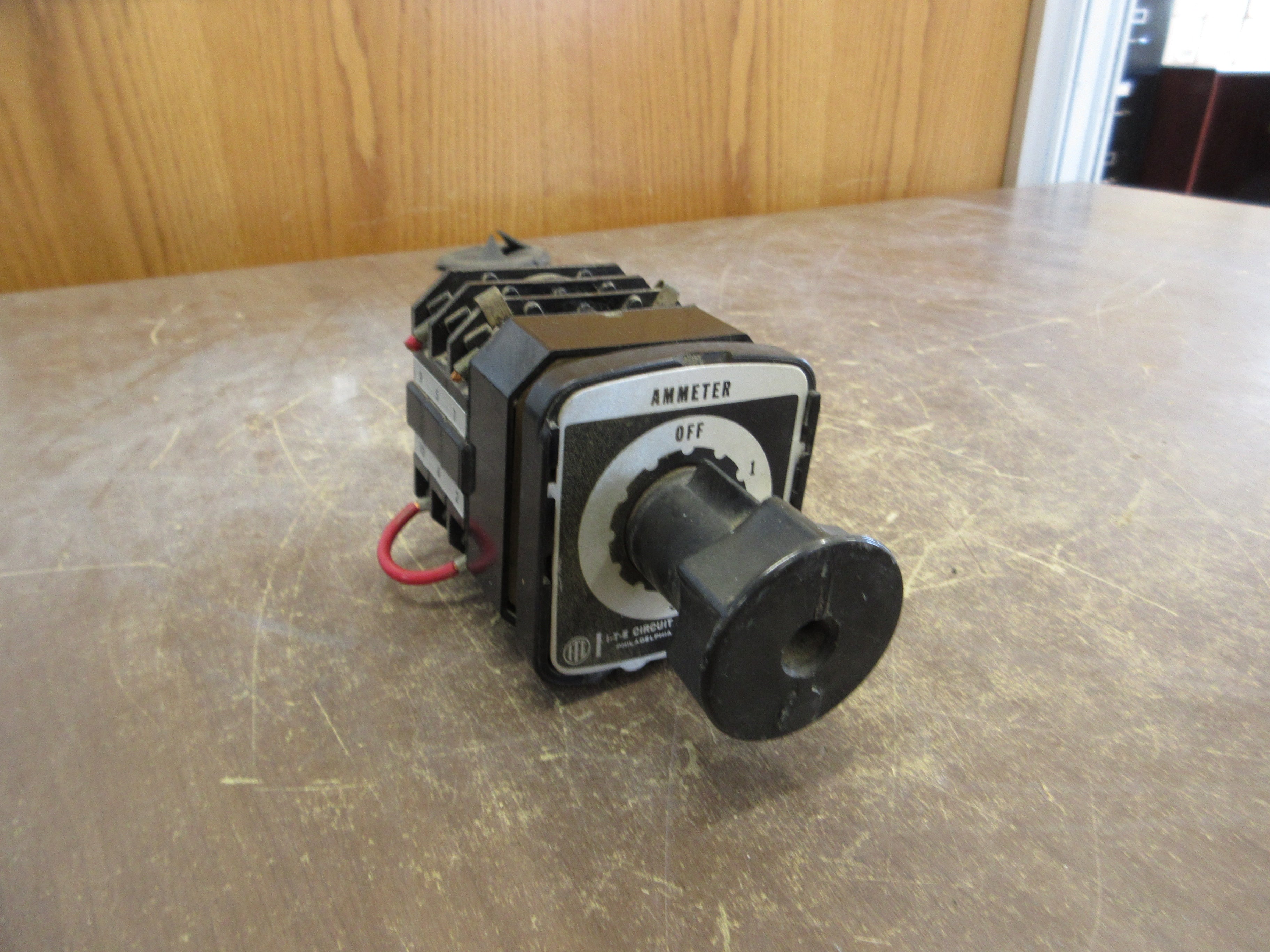 ITE C77 Rotary Ammeter Switch 3000-3AJ2-3003 Used