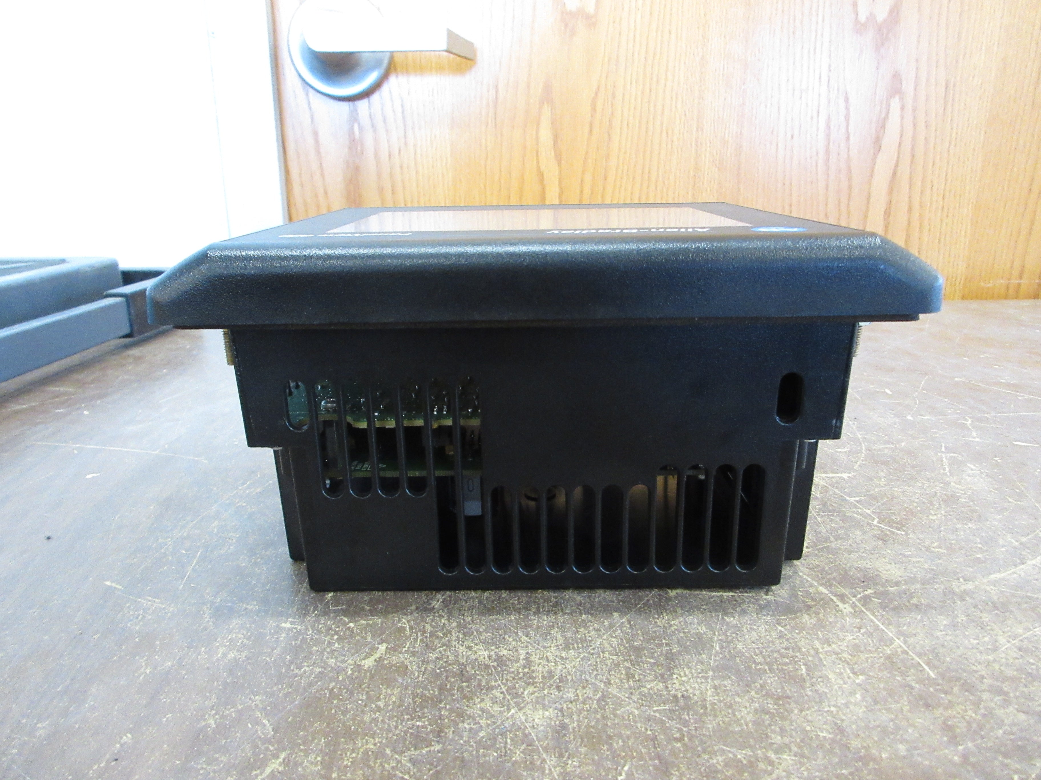 Allen-Bradley Panelview 600 2711-T6C20L1 Ser. B FRN: 4.46 24VDC 24W Used