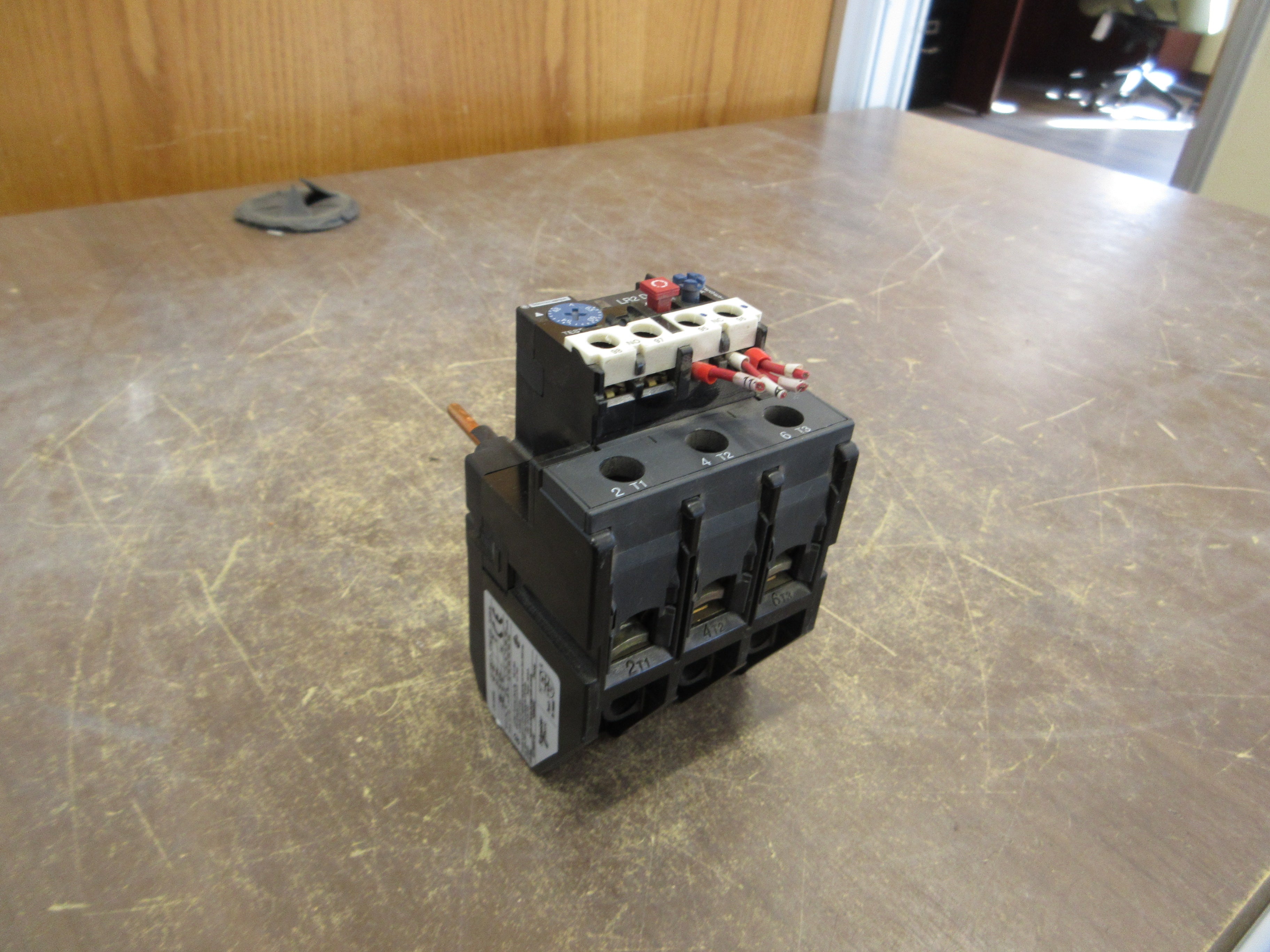 Schneider Electric Solid State Overload LR2 D3559 Trip: 48-65A 600V 3Ph Used