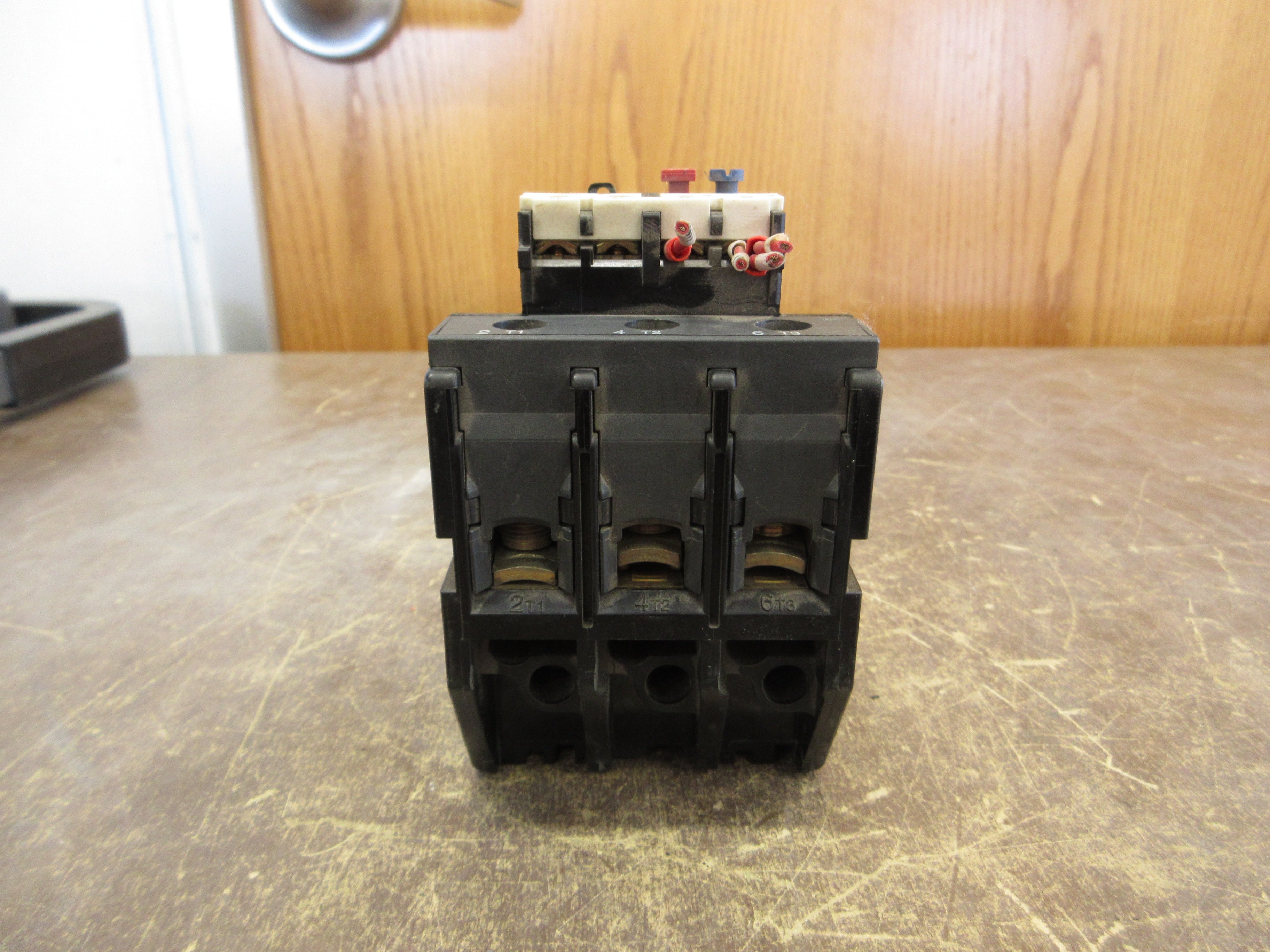 Schneider Electric Solid State Overload LR2 D3559 Trip: 48-65A 600V 3Ph Used