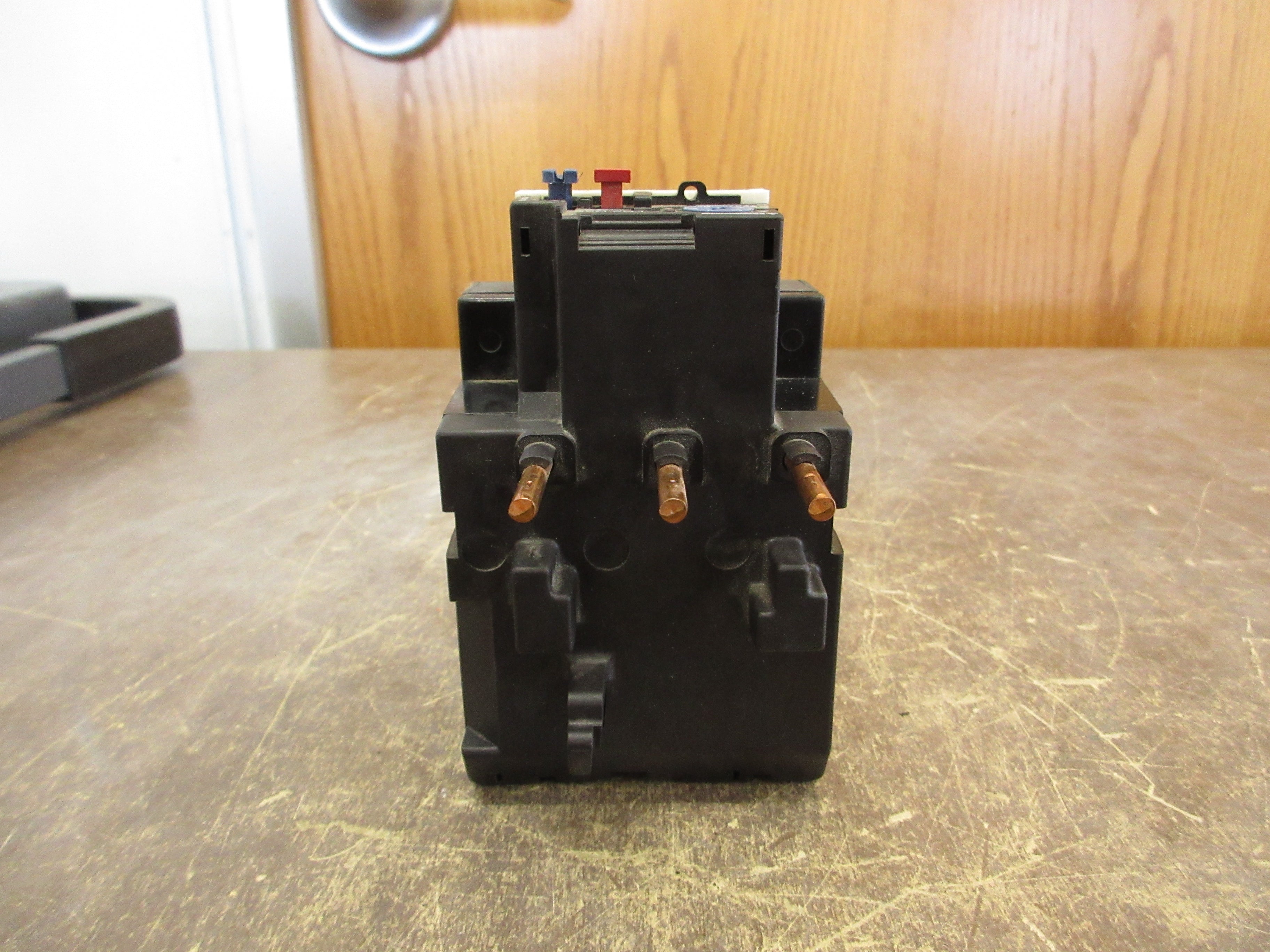 Schneider Electric Solid State Overload LR2 D3559 Trip: 48-65A 600V 3Ph Used