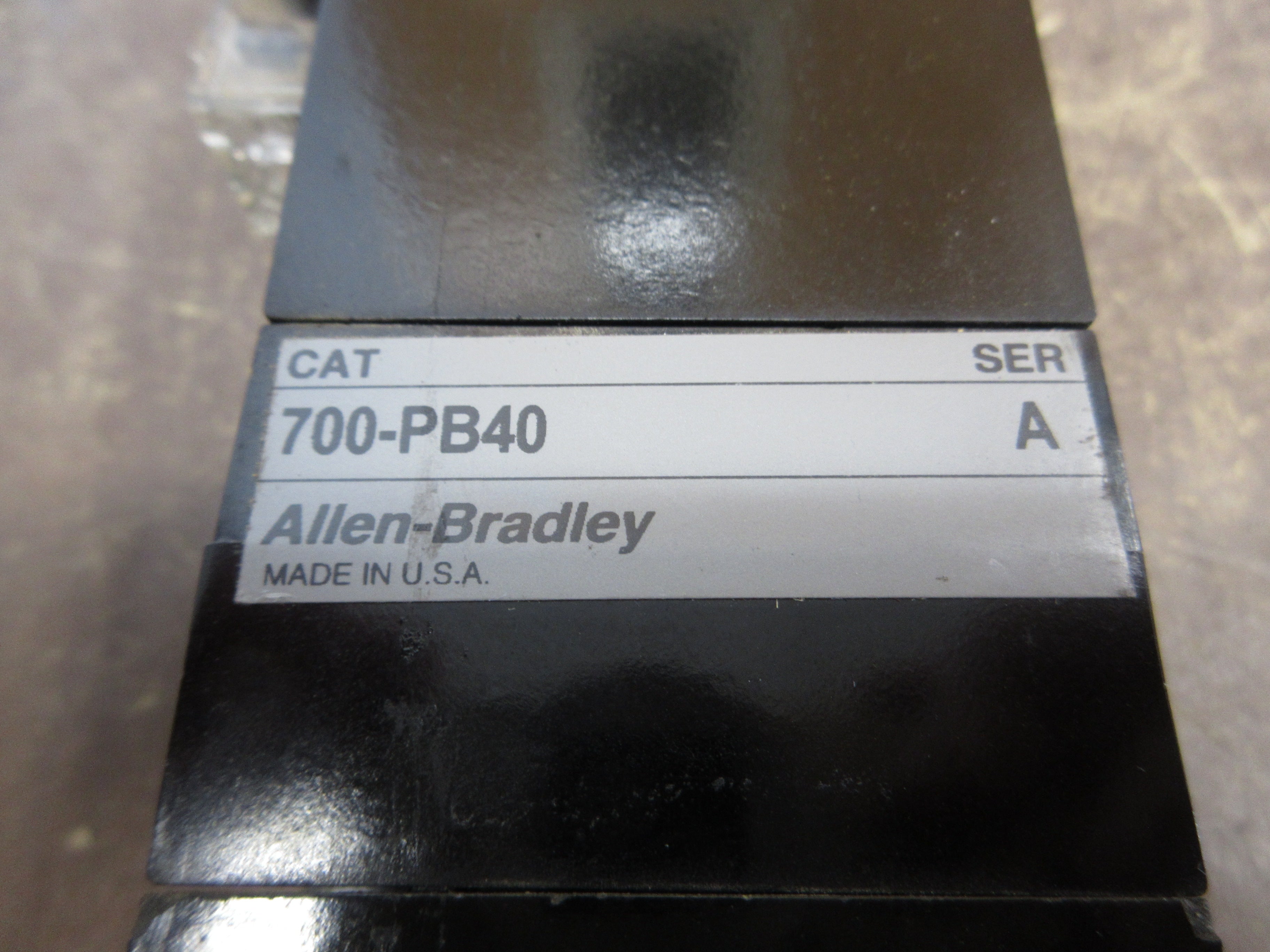 Allen-Bradley Type P Direct Drive AC Relay 700-PB40 / 700-P400A1 115-120V Coil