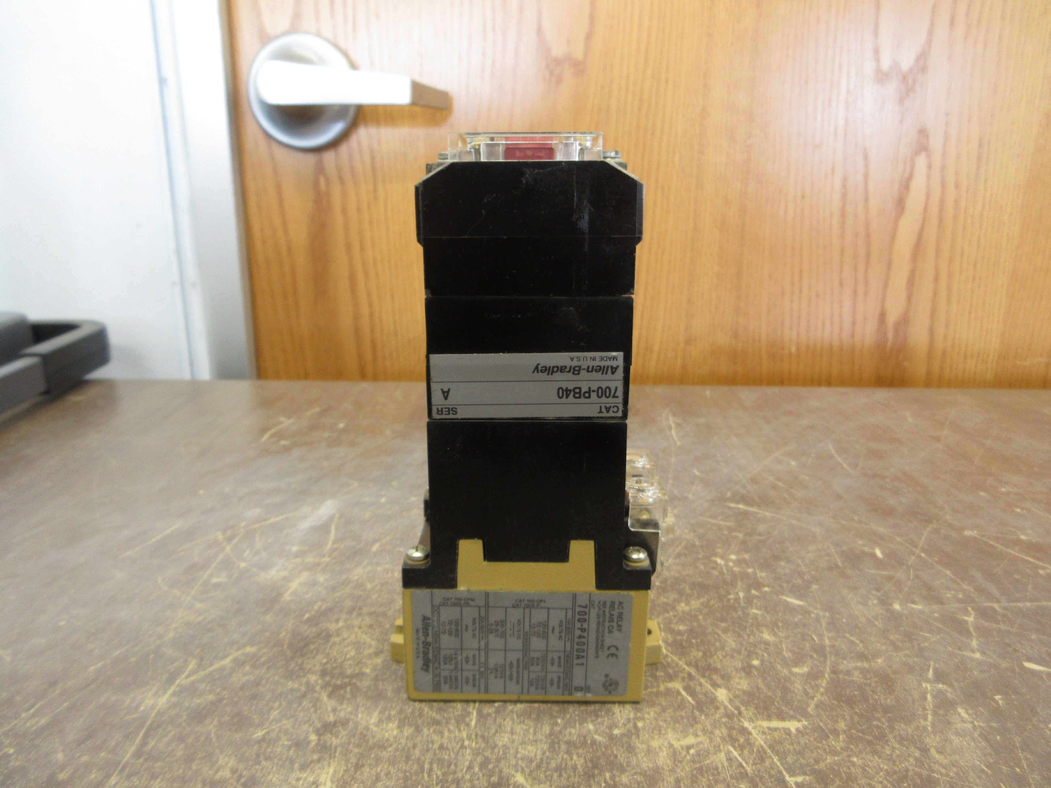Allen-Bradley Type P Direct Drive AC Relay 700-PB40 / 700-P400A1 115-120V Coil