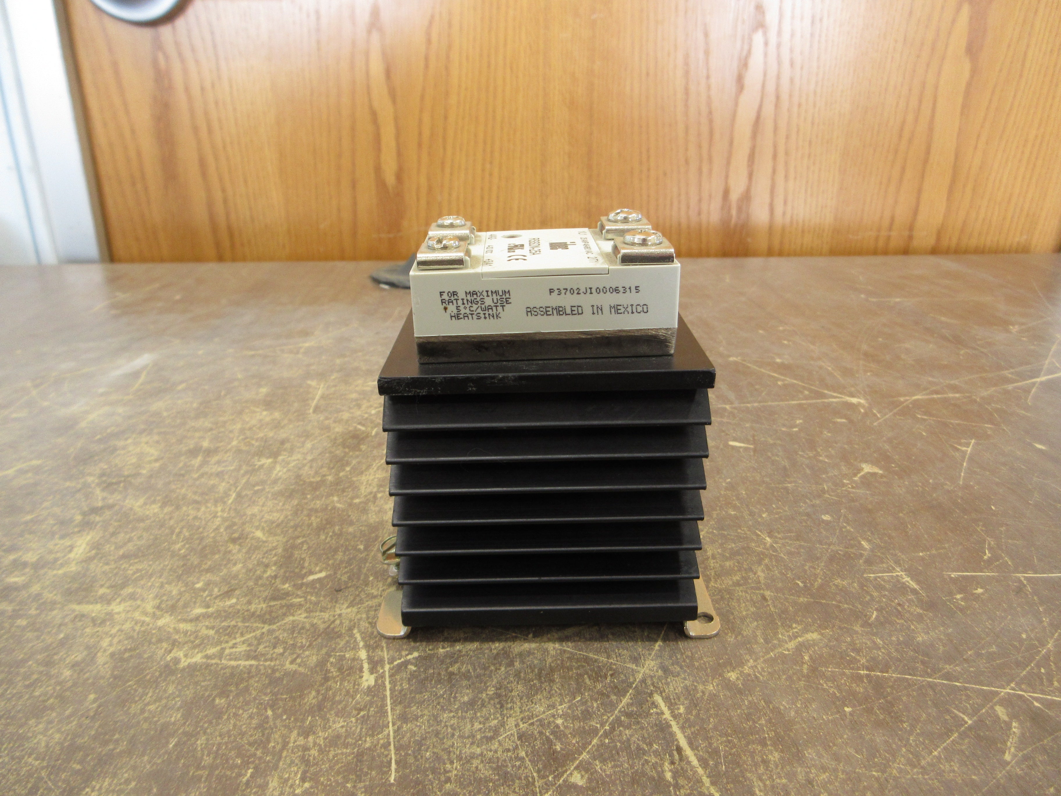 Idec Solid State Relay RSSDN-25A 25A 48-660VAC 4-32VDC Used